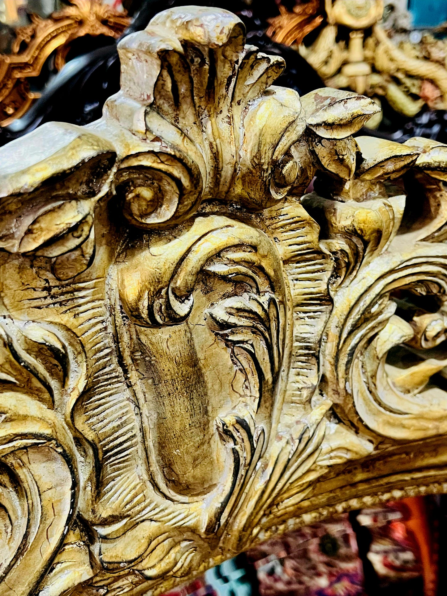 ✨Hand-Carved Wooden Mirror. Artisanal Elegance in Every Detail✨