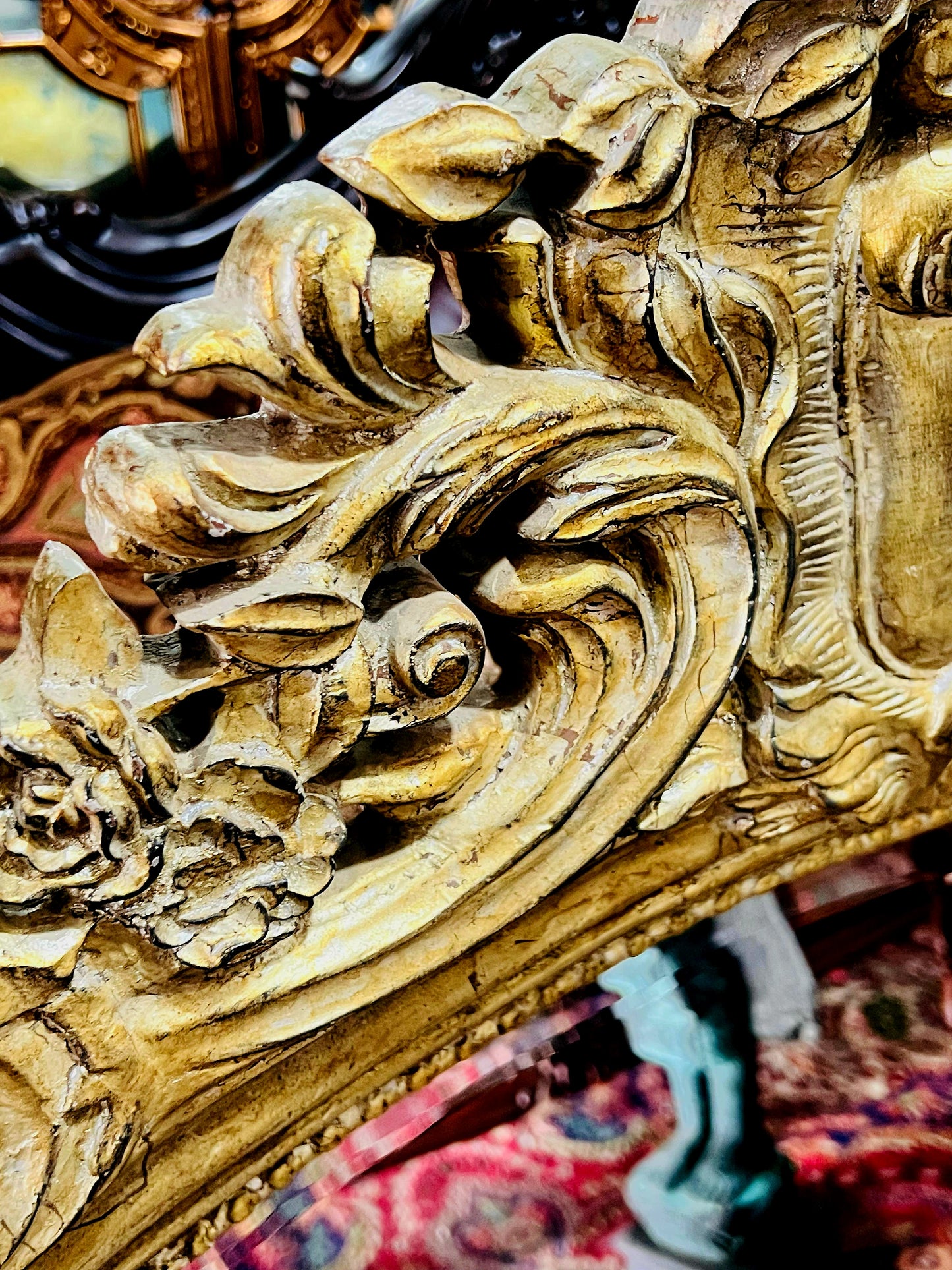 ✨Hand-Carved Wooden Mirror. Artisanal Elegance in Every Detail✨