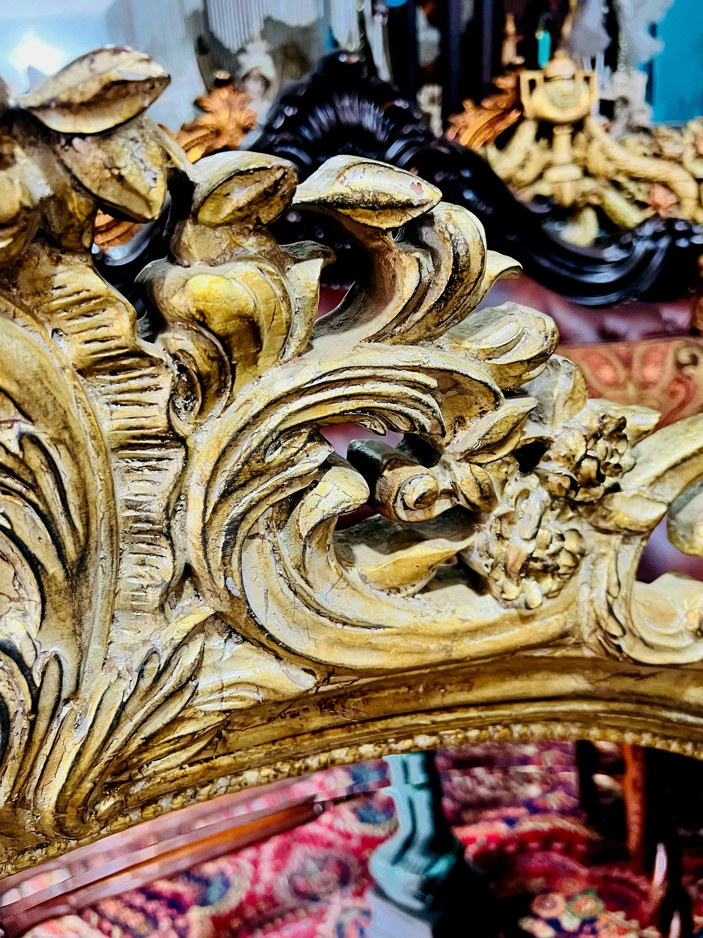 ✨Hand-Carved Wooden Mirror. Artisanal Elegance in Every Detail✨