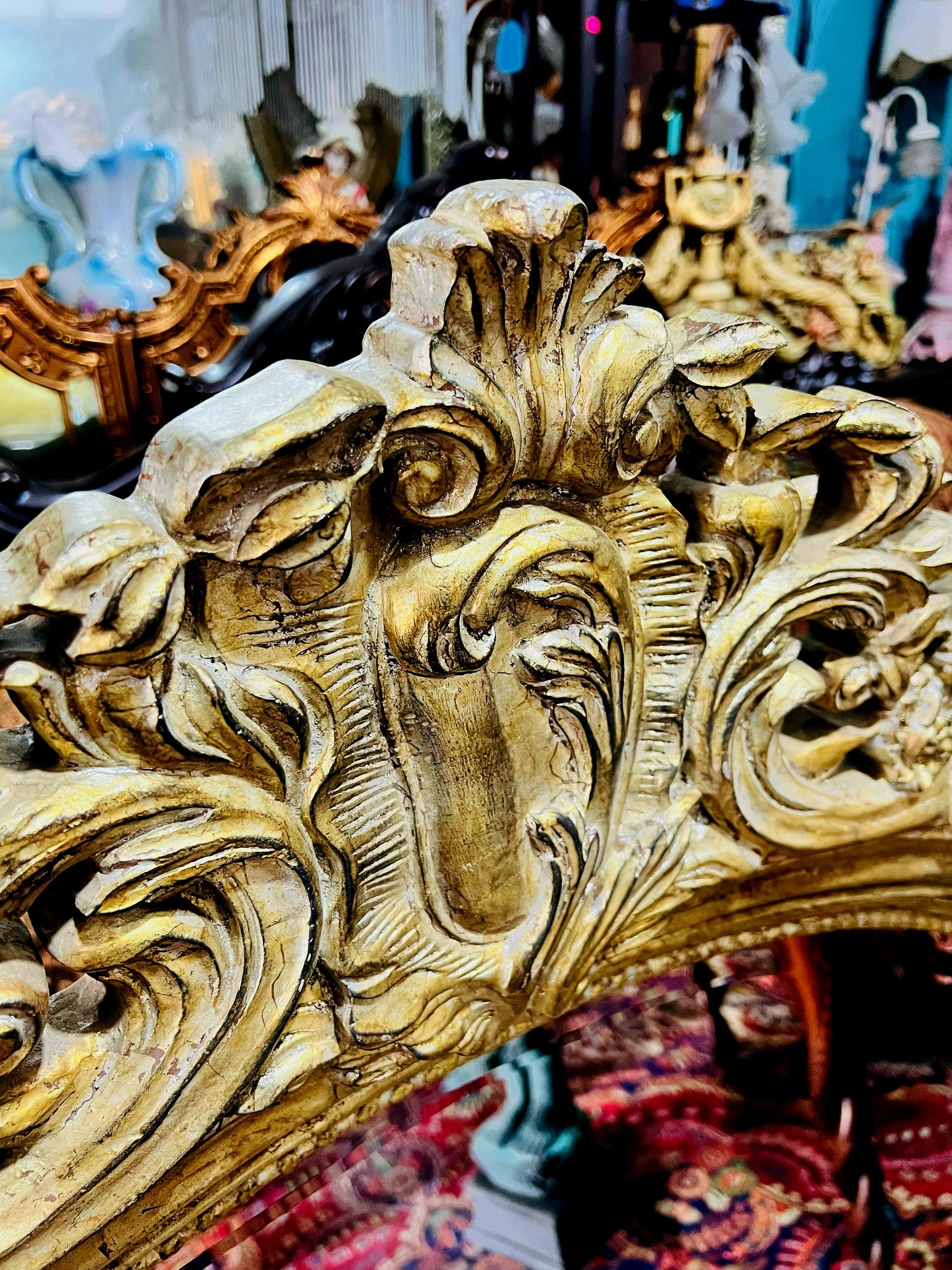 ✨Hand-Carved Wooden Mirror. Artisanal Elegance in Every Detail✨