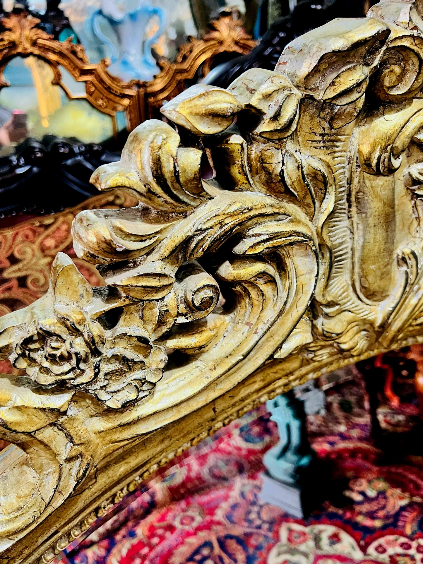 ✨Hand-Carved Wooden Mirror. Artisanal Elegance in Every Detail✨