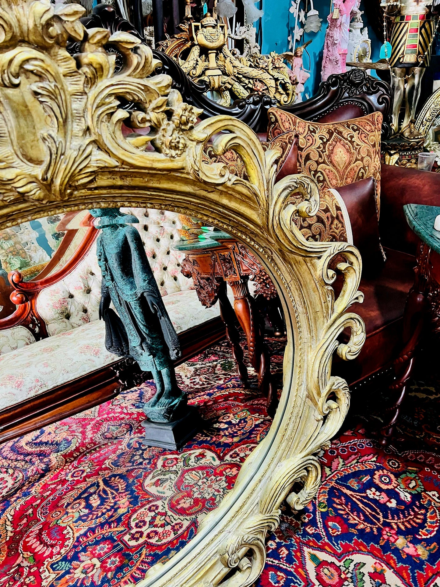 ✨Hand-Carved Wooden Mirror. Artisanal Elegance in Every Detail✨