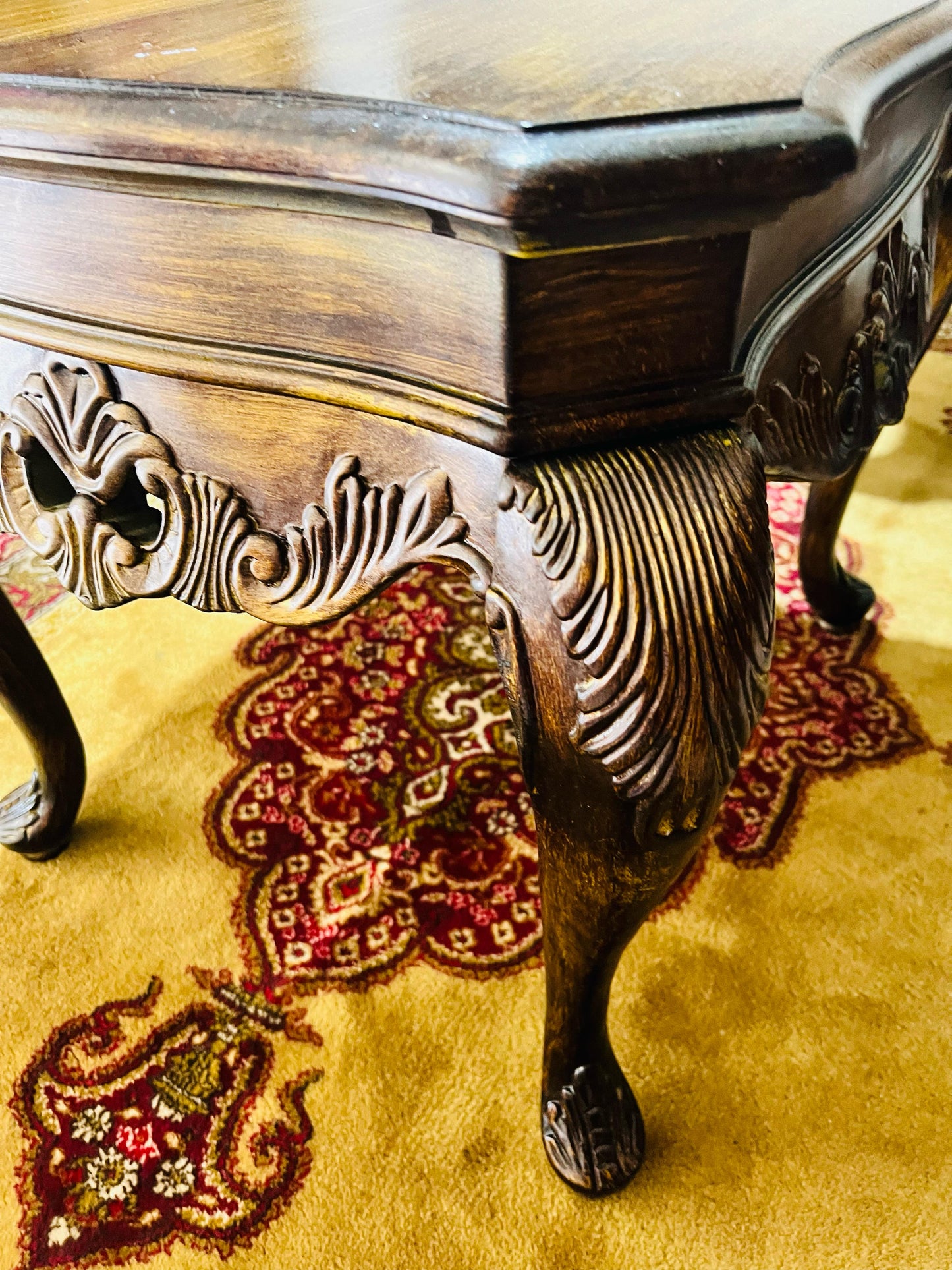 ✨ Exclusive Wooden Table Set with Hand-Carved Decoration! ✨