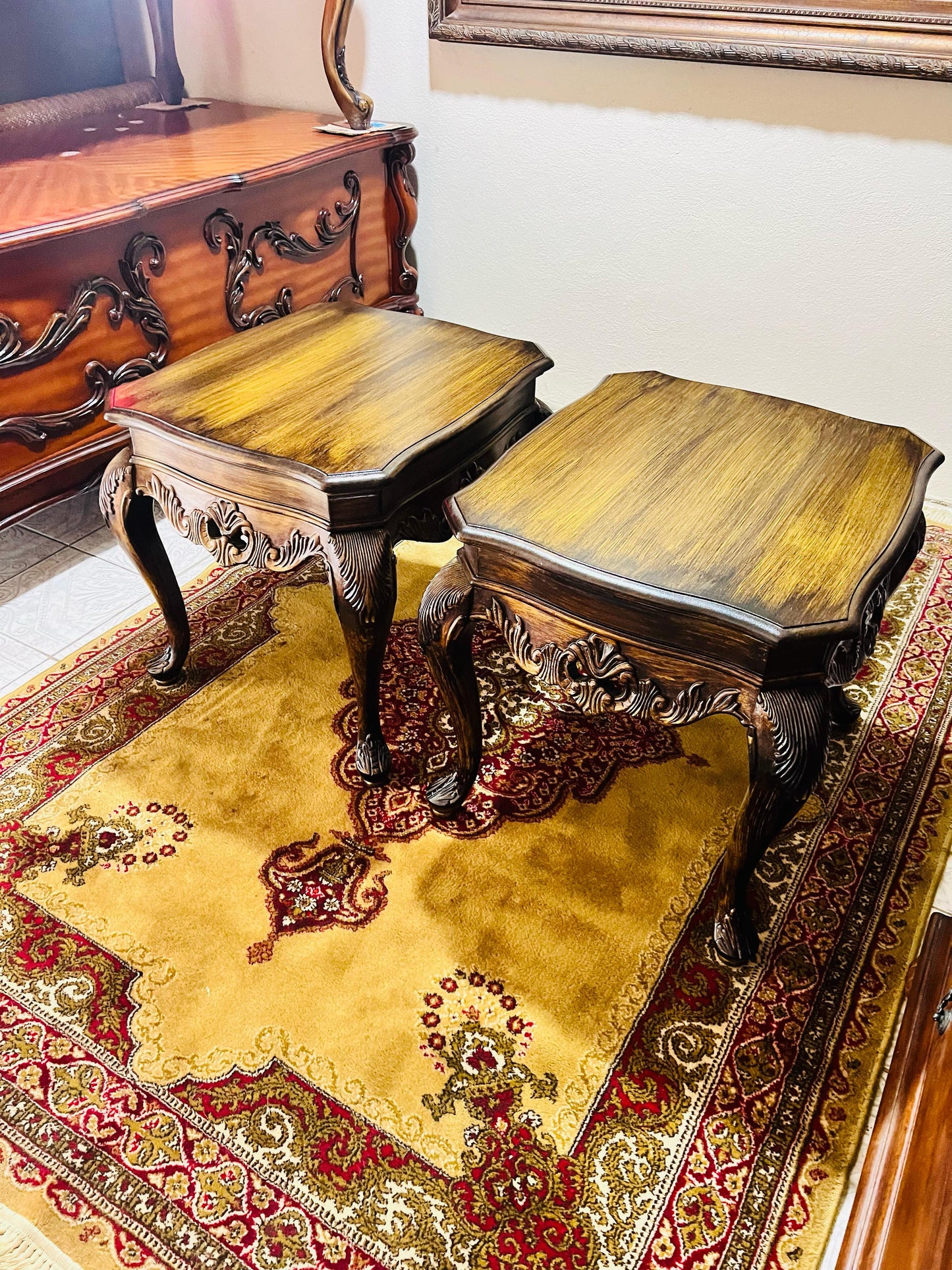 ✨ Exclusive Wooden Table Set with Hand-Carved Decoration! ✨
