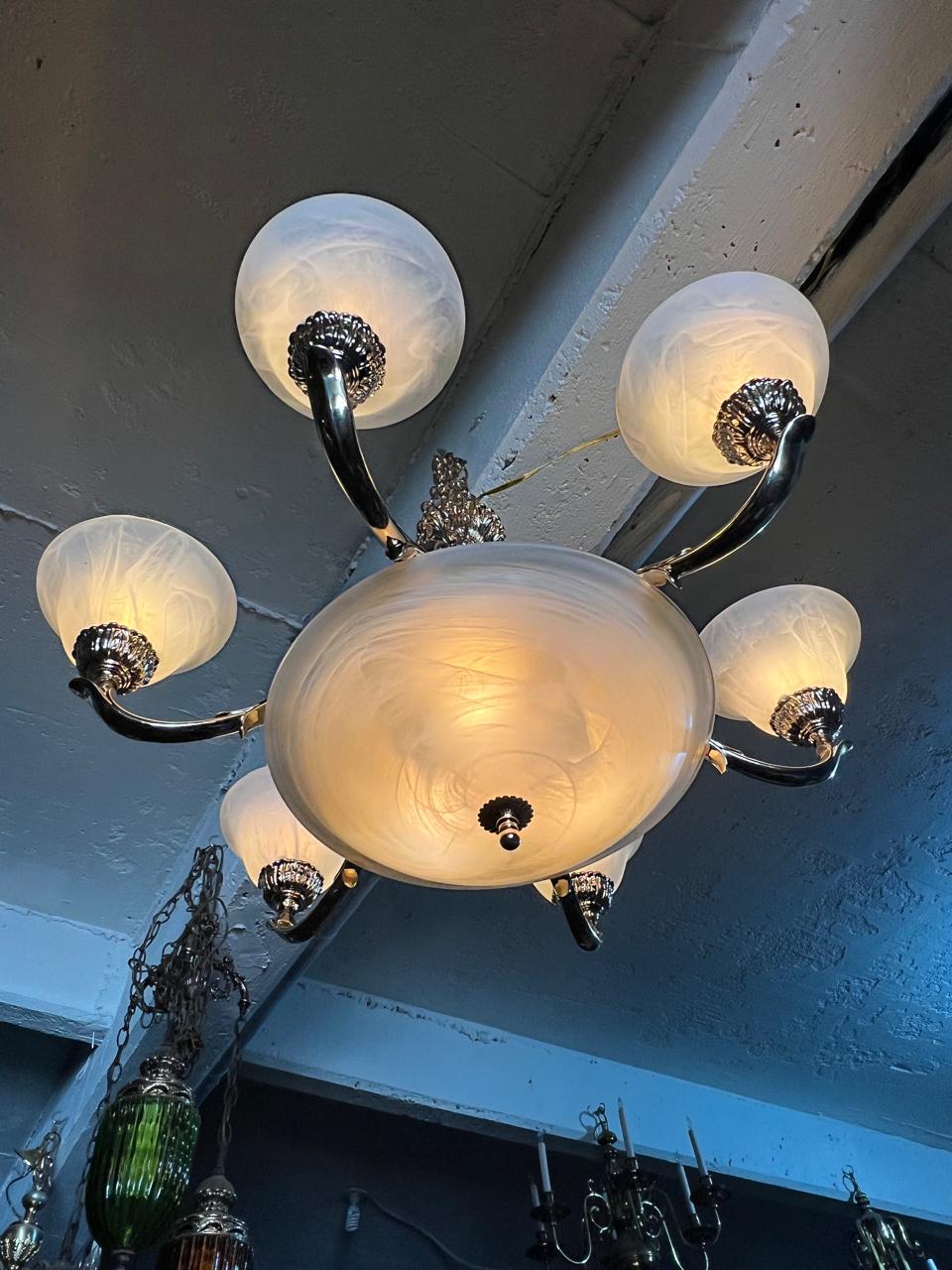 🔱🌟Brilliant: 12-Armed Brass Chandelier 🌟🔱