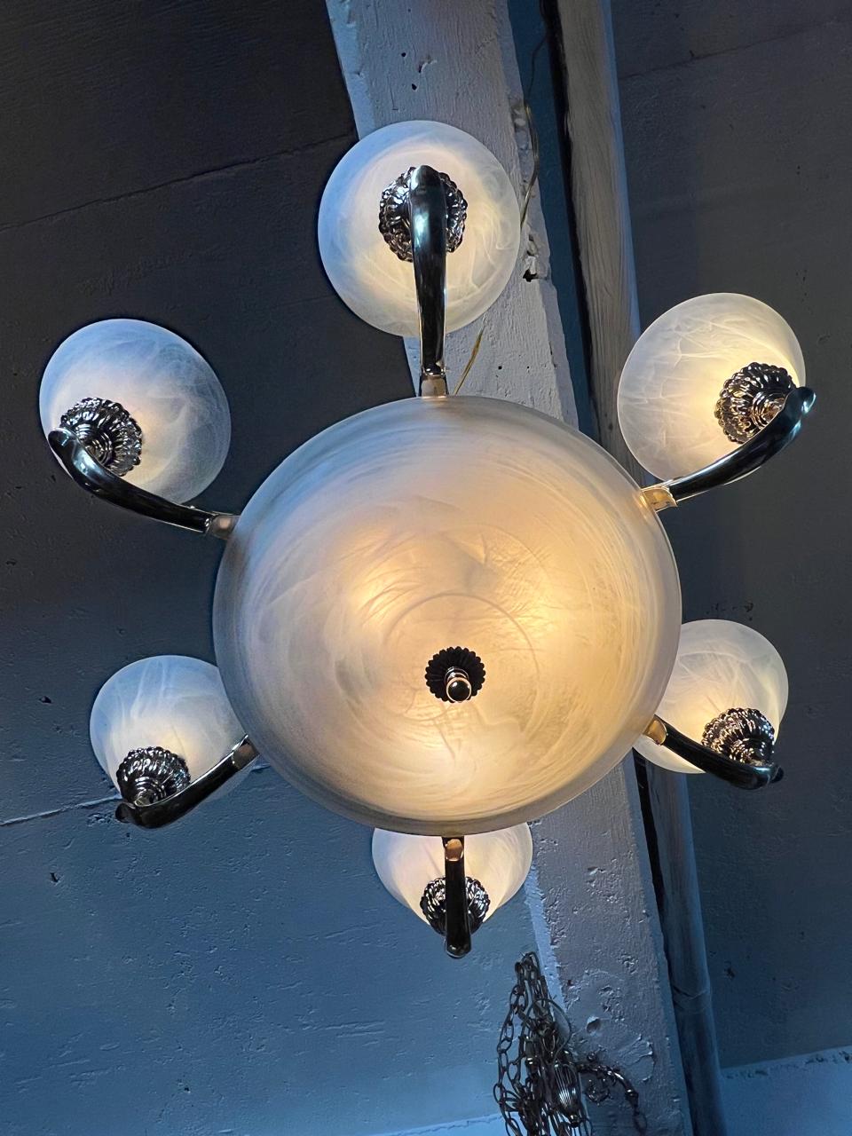 🔱🌟Brilliant: 12-Armed Brass Chandelier 🌟🔱