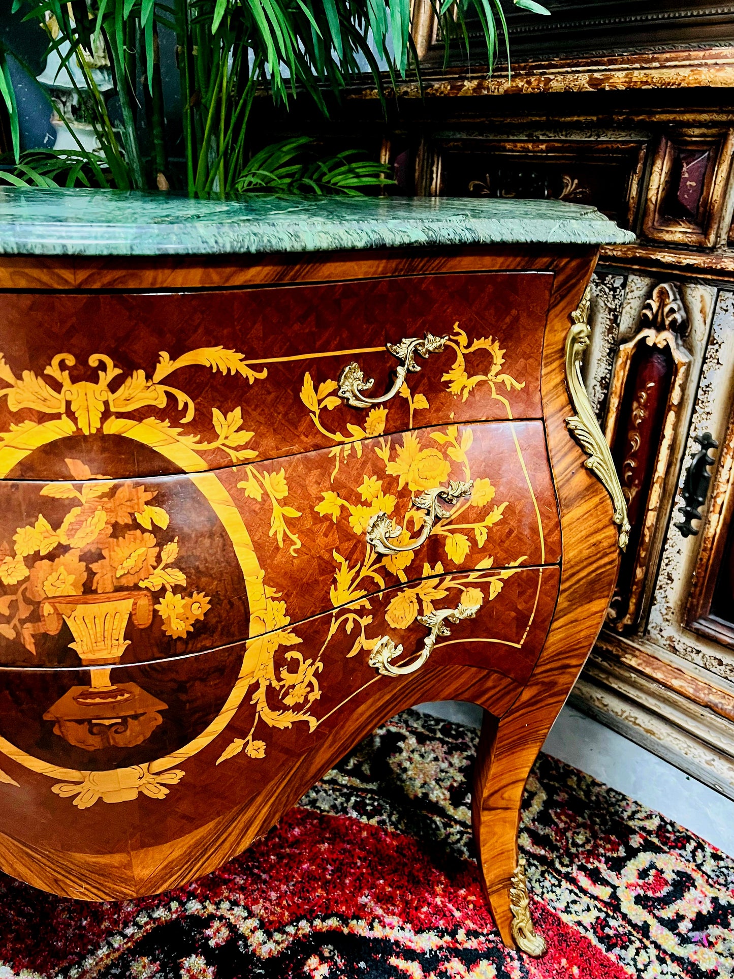 🇫🇷✨Bombe Francés con Marquetería, Bronce Dorado y Mármol Verde Pecho Paloma 🎩🌿