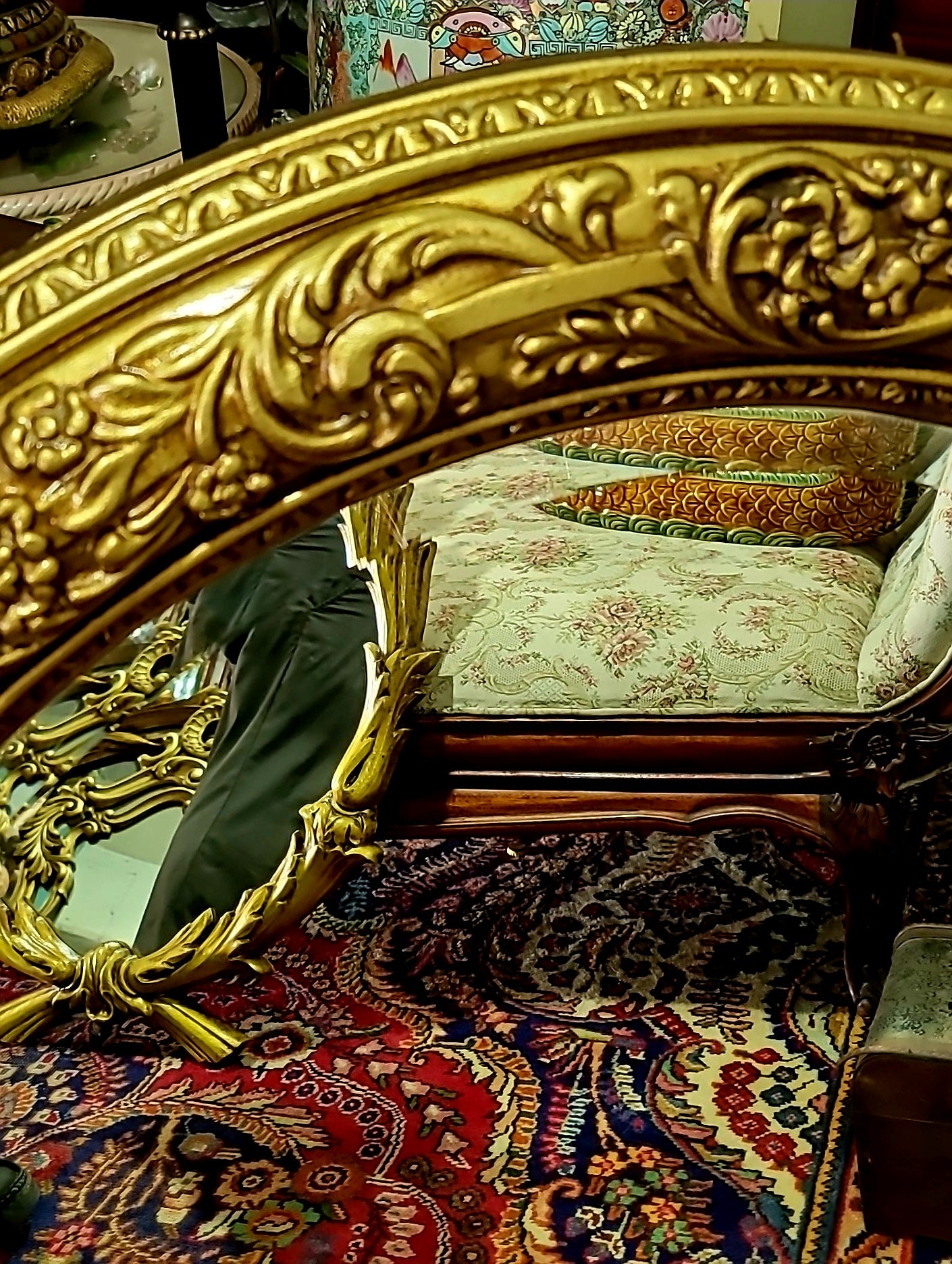 🌟 Round Mirror with Gold Frame🌟