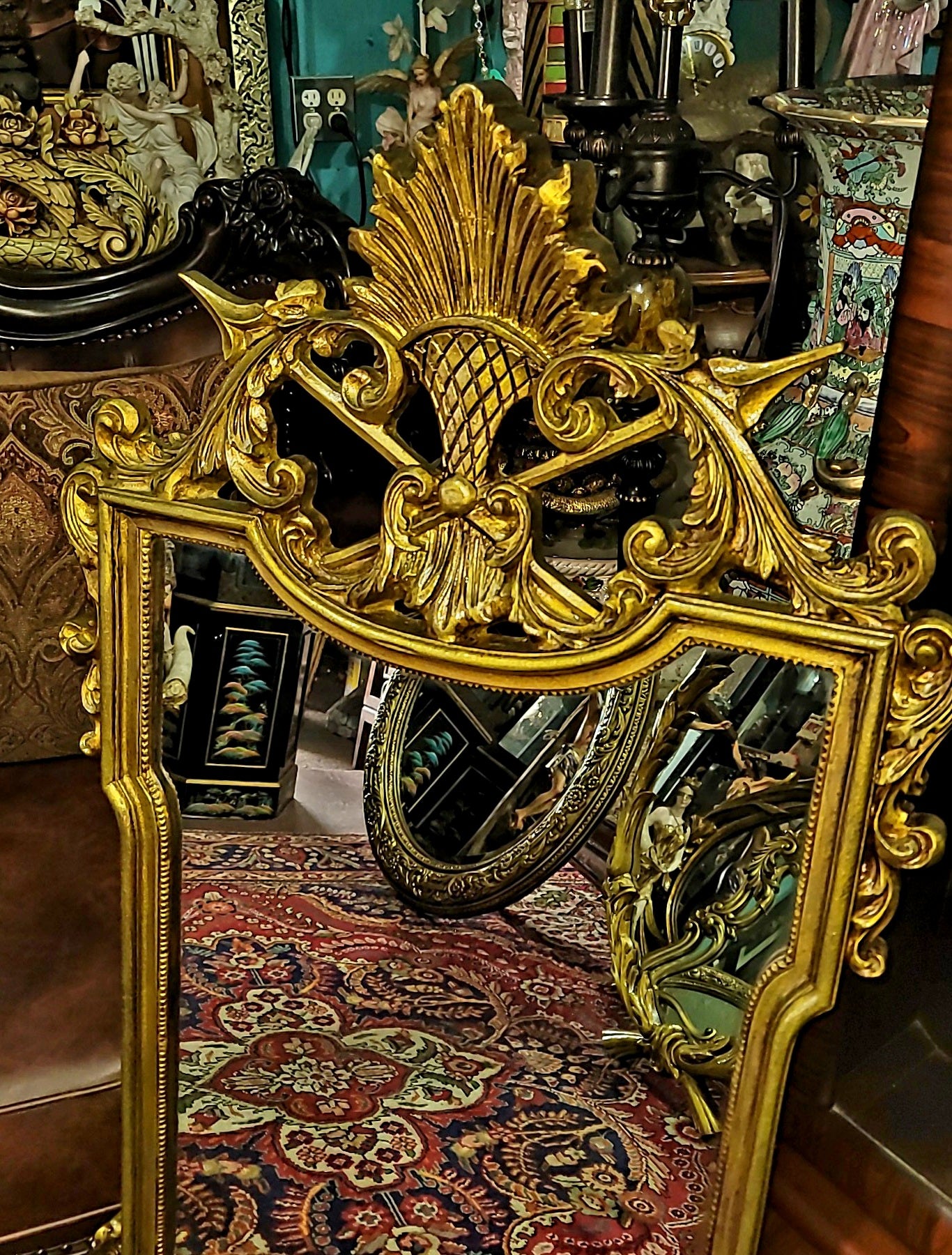 🌟Vintage Mirror in Antique Gold Color!🌟