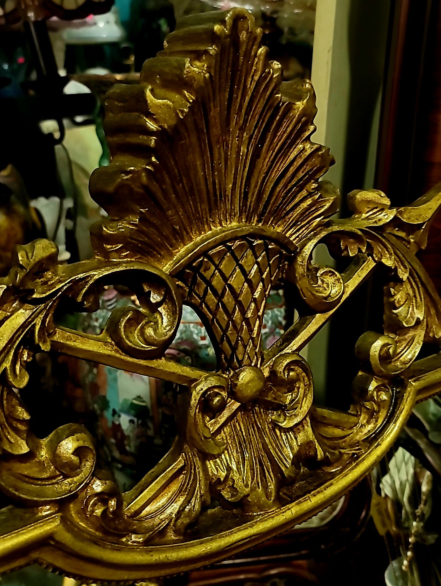 🌟Vintage Mirror in Antique Gold Color!🌟