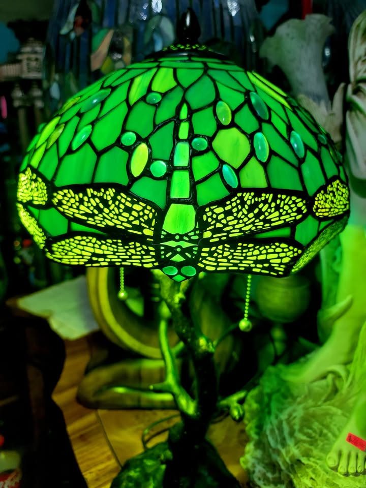 🌟✨Tiffany Lamp with Red Stained Glass and Dragonfly Decoration🏡💡