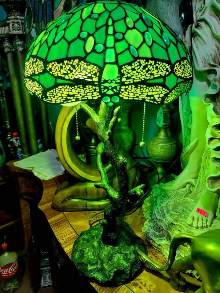 🌟✨Tiffany Lamp with Red Stained Glass and Dragonfly Decoration🏡💡