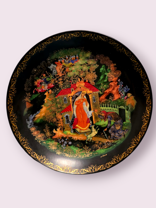 🐎 Colección de Platos de Porcelana Pintados a Mano – Fantasía, Nobleza y Leyenda👑