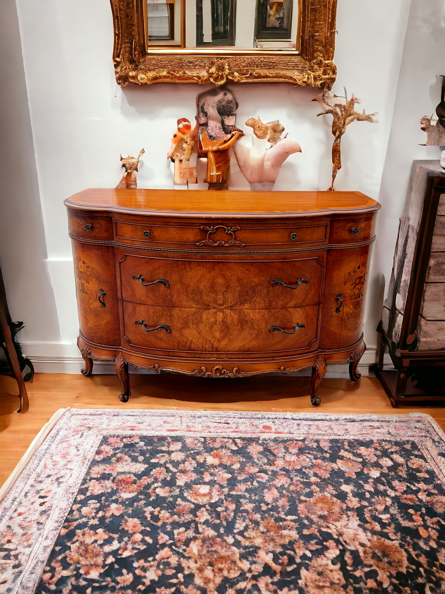 🌟 Gabinete Bufetero Antiguo de Madera Finamente Tallada - Exclusivo en Rosarito Antiques 🌟