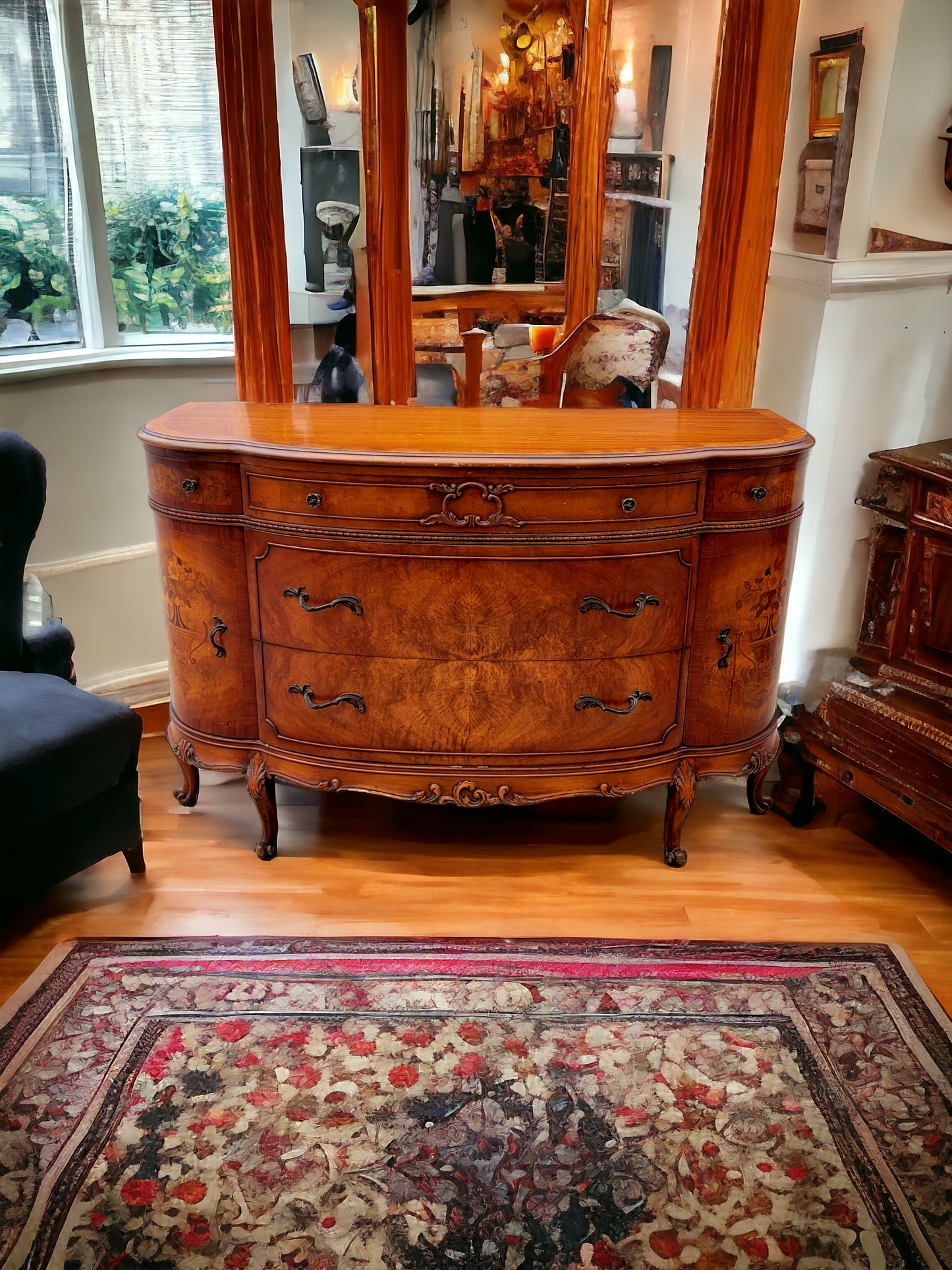 🌟 Gabinete Bufetero Antiguo de Madera Finamente Tallada - Exclusivo en Rosarito Antiques 🌟
