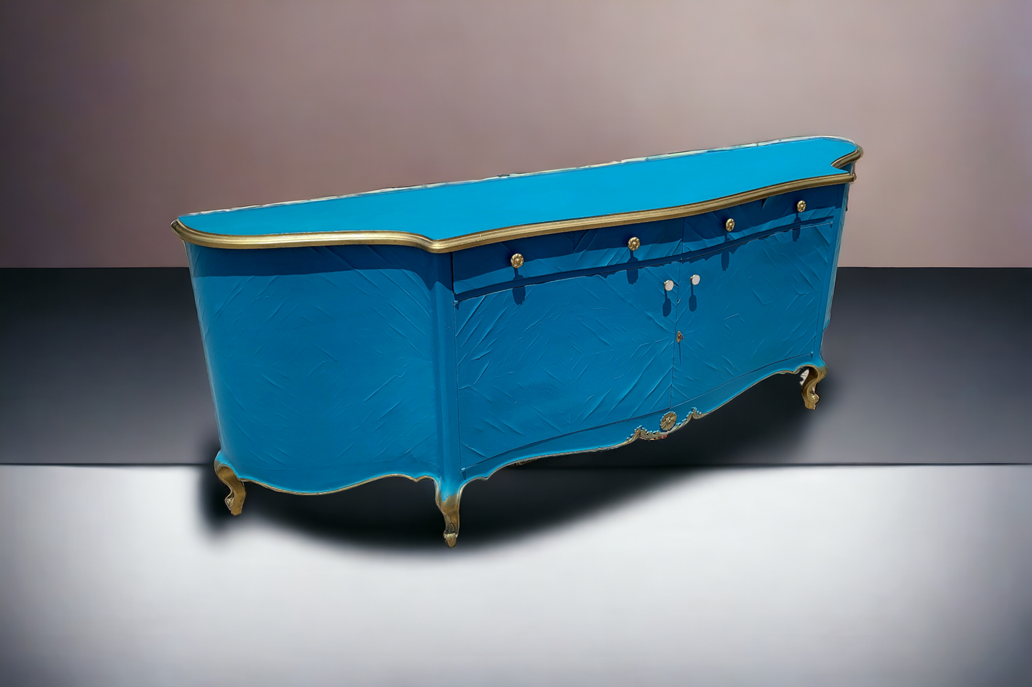 🌿¡Bufetero Antiguo: Una Obra de Elegancia Disponible en Rosarito Antiques!🌿