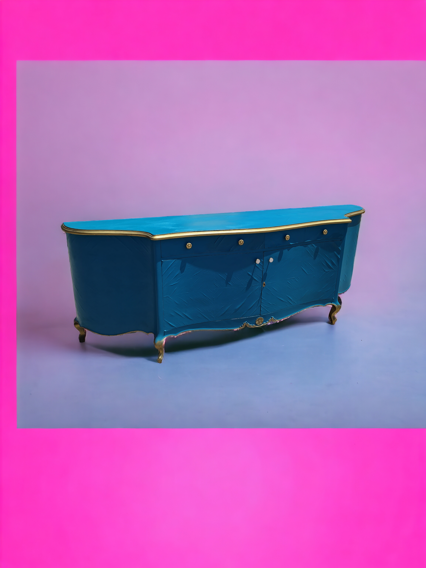 🌿¡Bufetero Antiguo: Una Obra de Elegancia Disponible en Rosarito Antiques!🌿