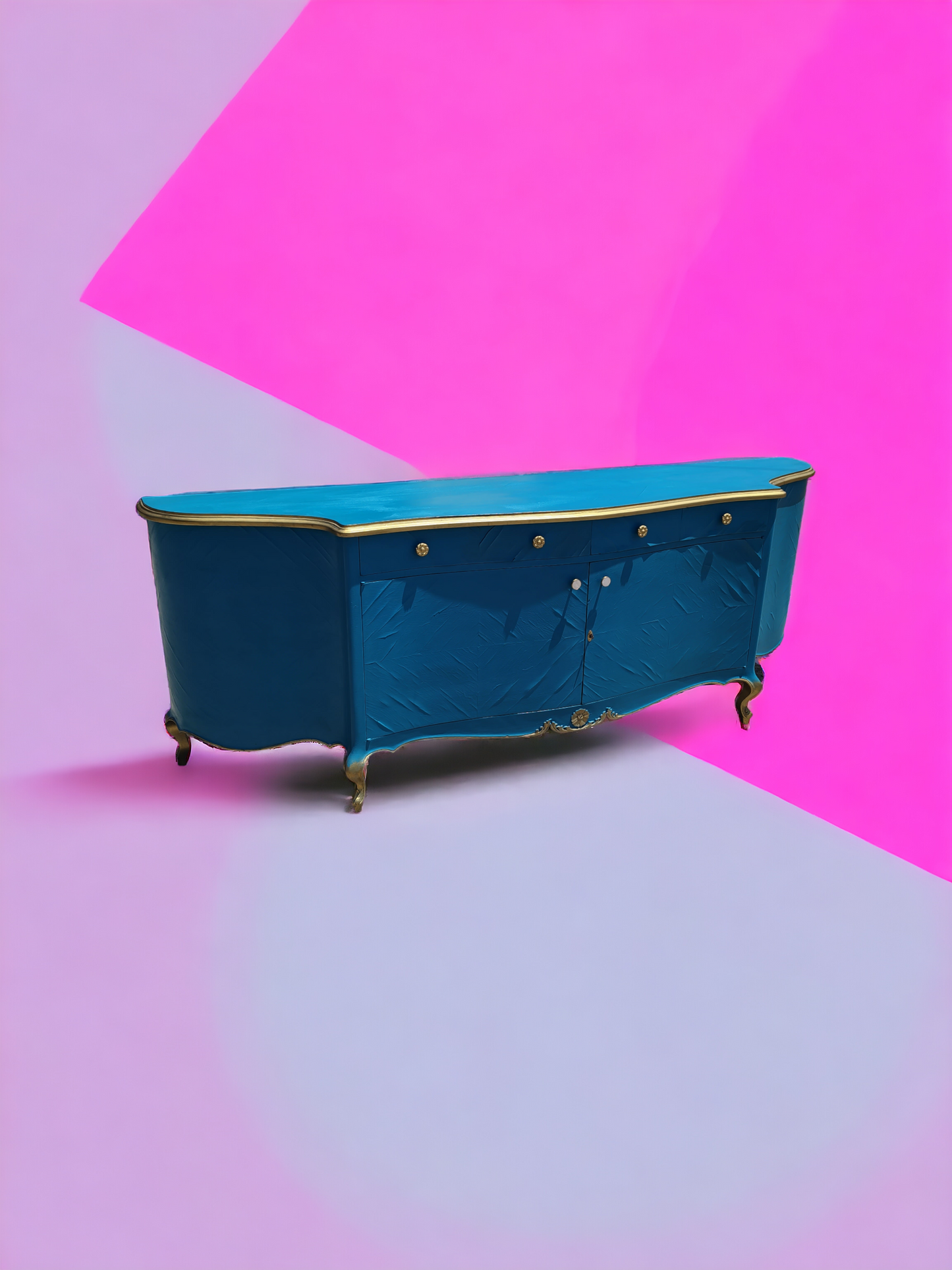 🌿¡Bufetero Antiguo: Una Obra de Elegancia Disponible en Rosarito Antiques!🌿