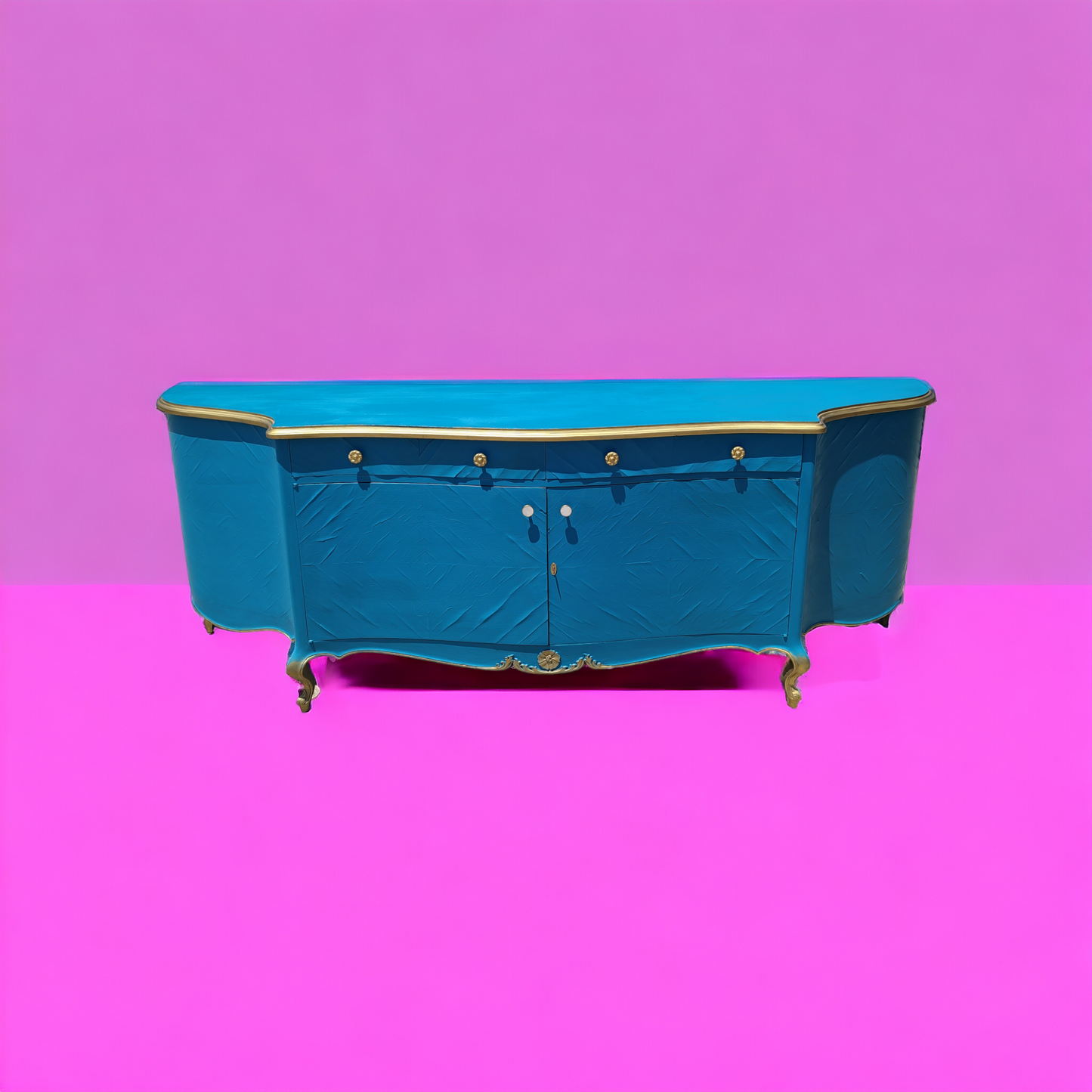 🌿¡Bufetero Antiguo: Una Obra de Elegancia Disponible en Rosarito Antiques!🌿