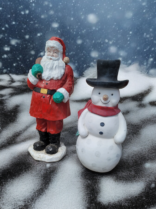 🌟 Life-Size Pair of Soldiers and Santa Claus 🌟