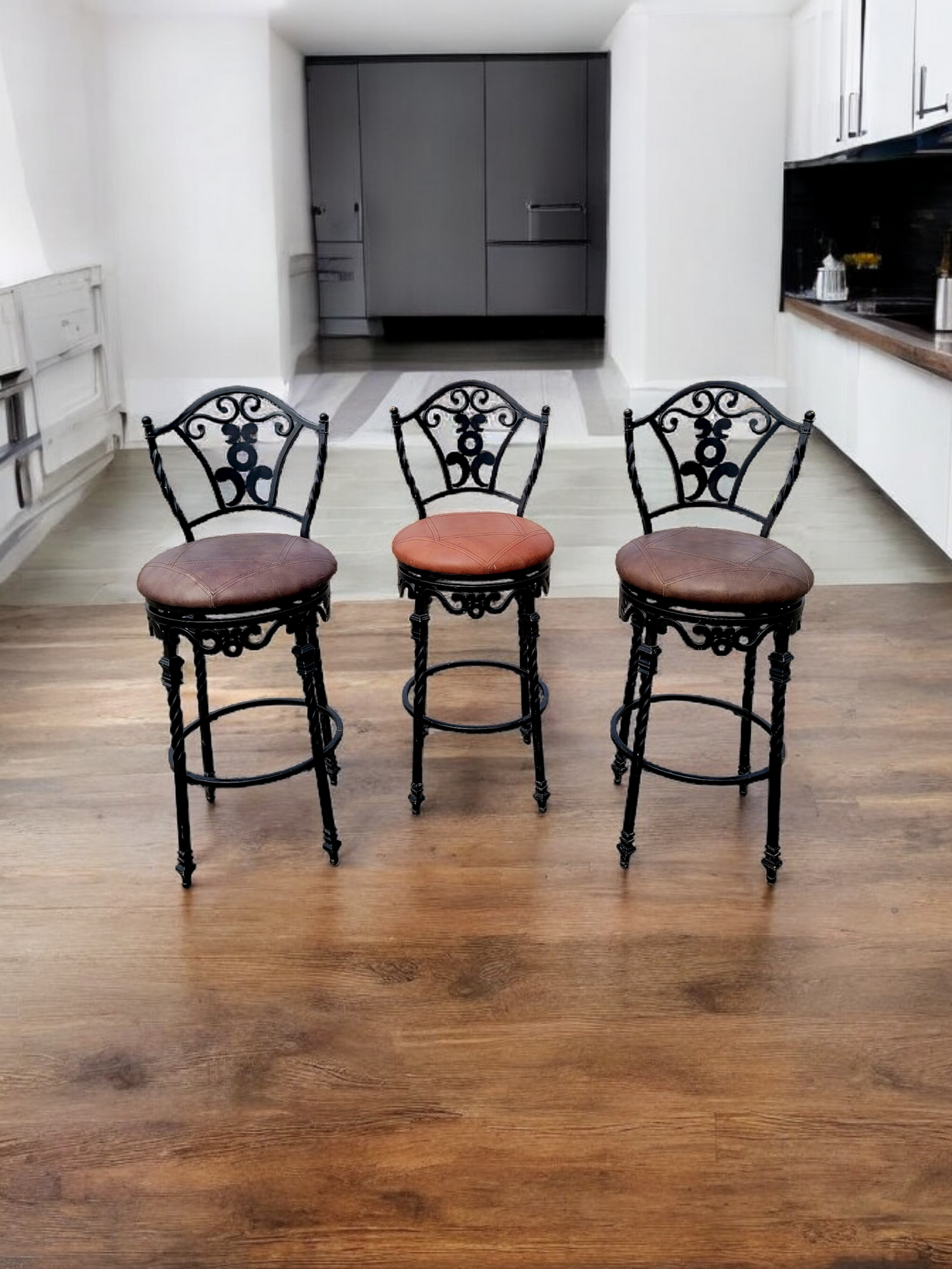 🪑🪑🪑 Wrought Iron Benches - Add a Touch of Elegance to Your Space with These Swivel Benches! 🪑🪑🪑
