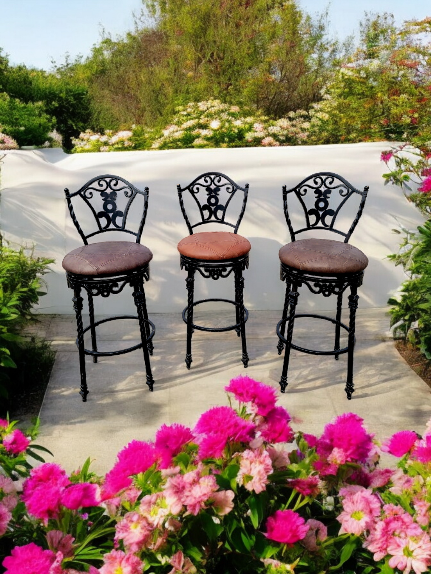 🪑🪑🪑 Wrought Iron Benches - Add a Touch of Elegance to Your Space with These Swivel Benches! 🪑🪑🪑