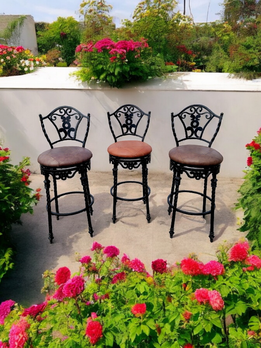 🪑🪑🪑 Wrought Iron Benches - Add a Touch of Elegance to Your Space with These Swivel Benches! 🪑🪑🪑