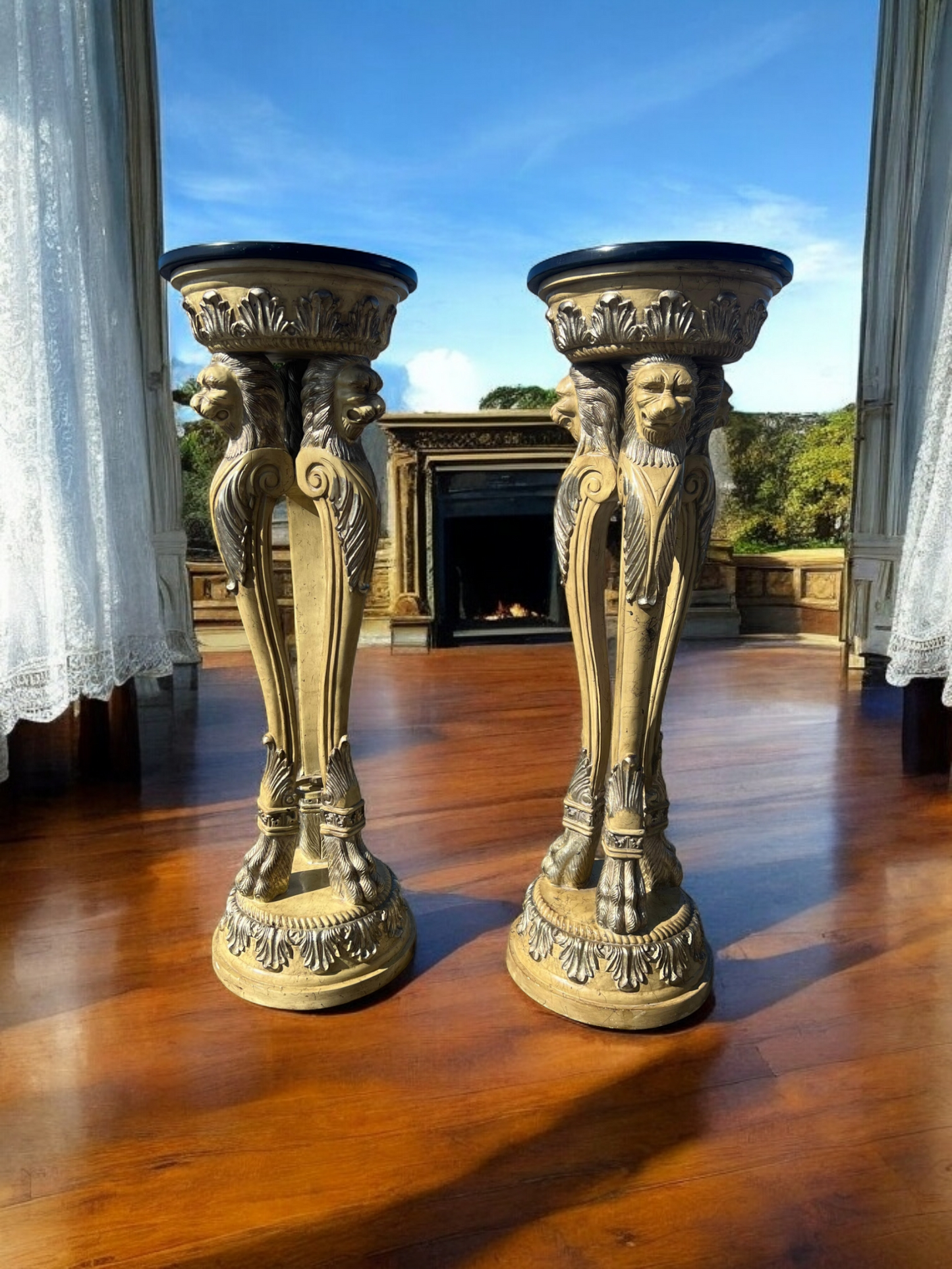 🦁✨🦁Pair of Lion-Themed Resin Pedestals🦁✨🦁
