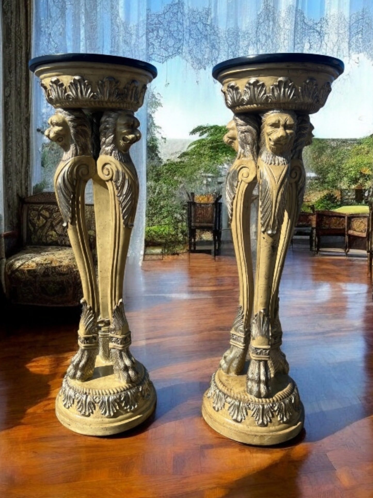 🦁✨🦁Pair of Lion-Themed Resin Pedestals🦁✨🦁
