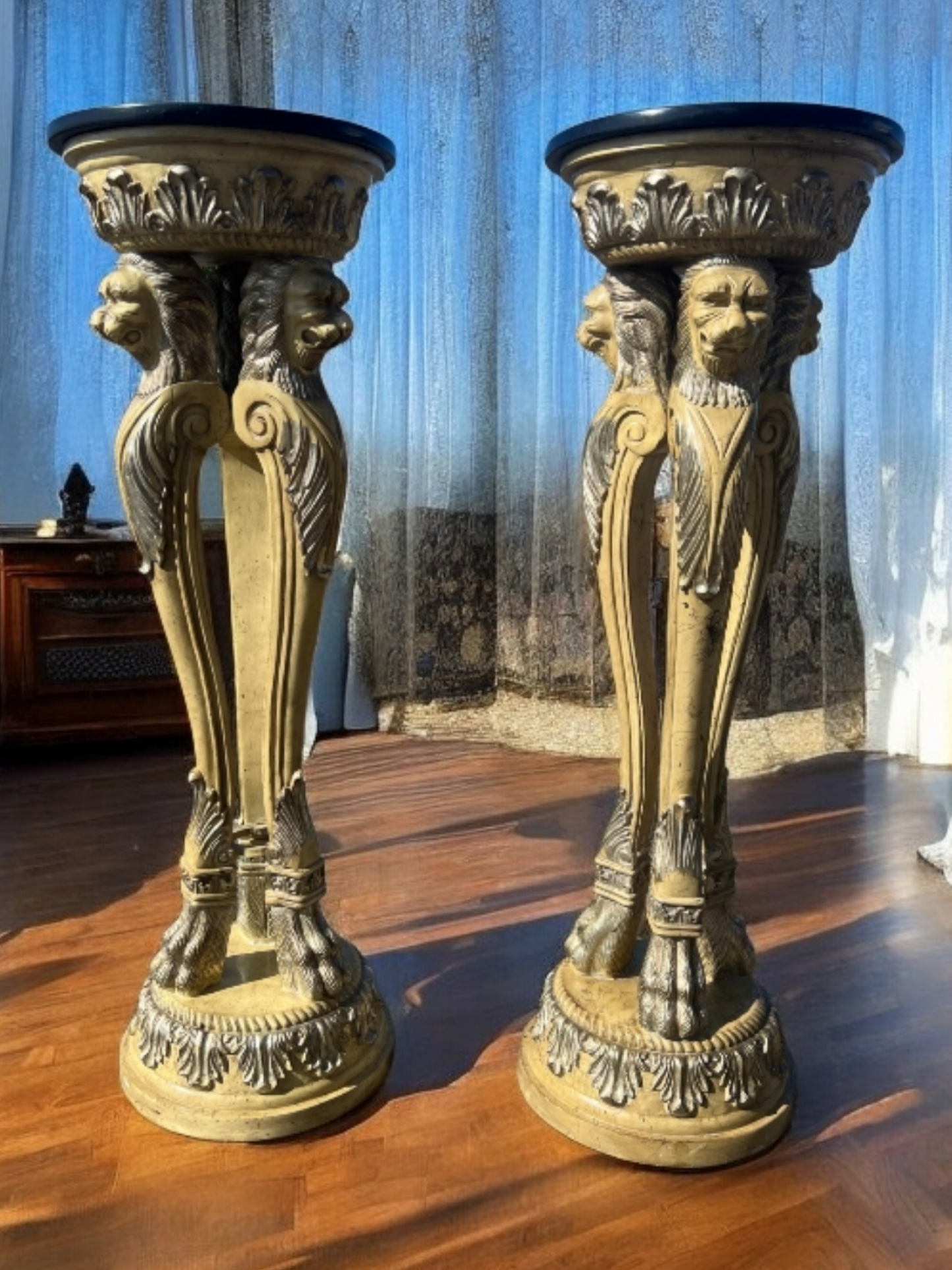 🦁✨🦁Pair of Lion-Themed Resin Pedestals🦁✨🦁