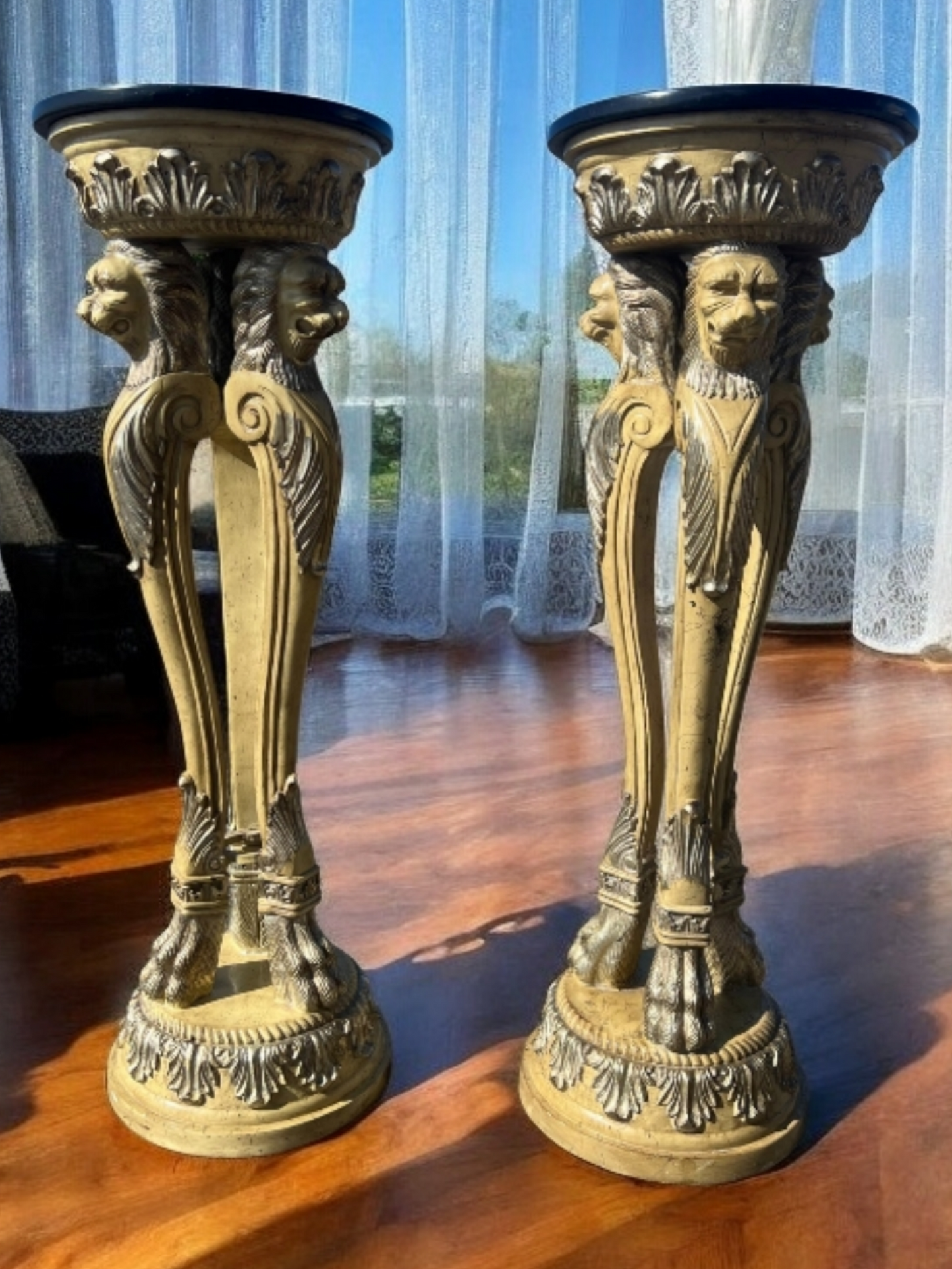 🦁✨🦁Pair of Lion-Themed Resin Pedestals🦁✨🦁