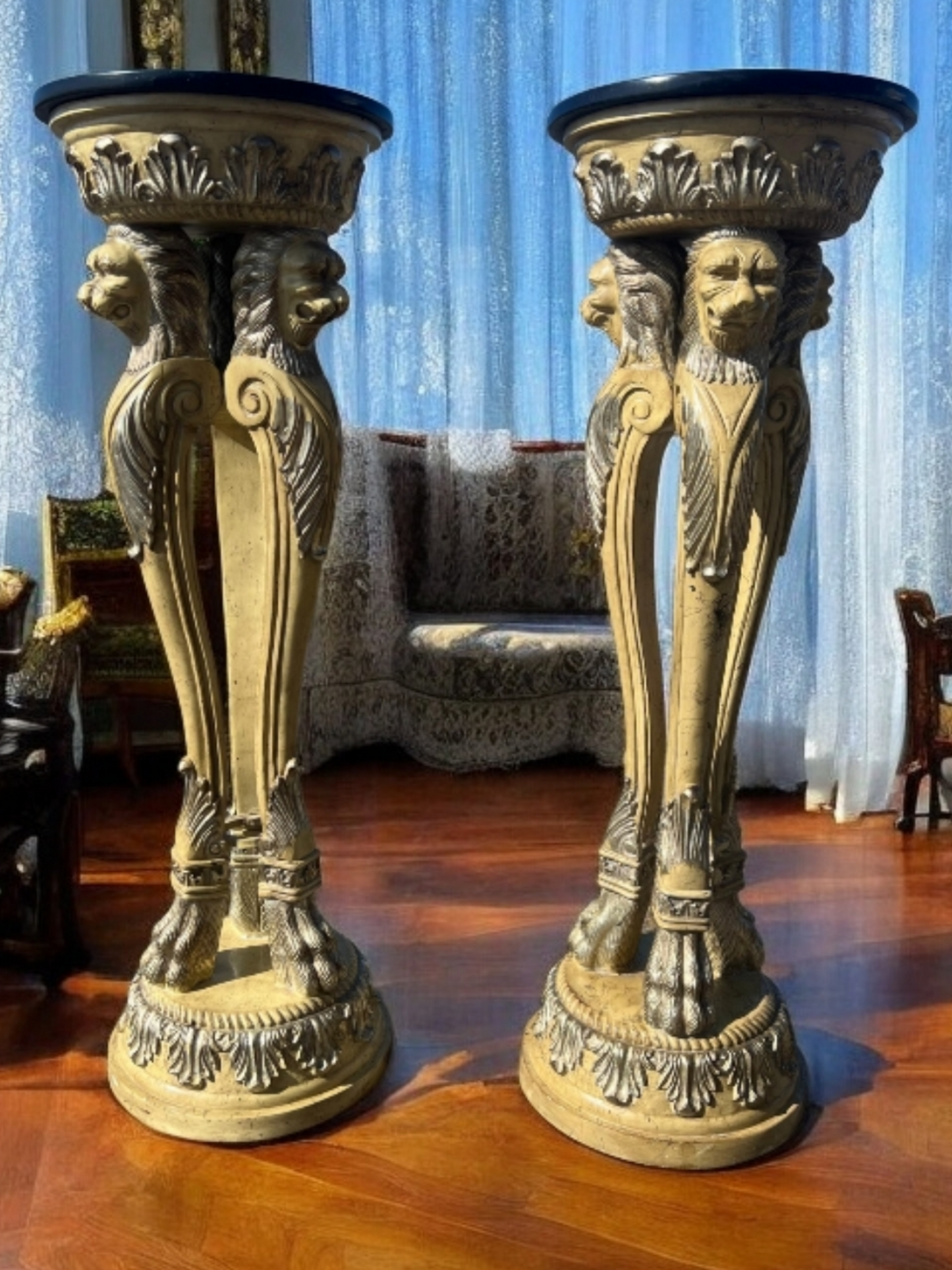 🦁✨🦁Pair of Lion-Themed Resin Pedestals🦁✨🦁