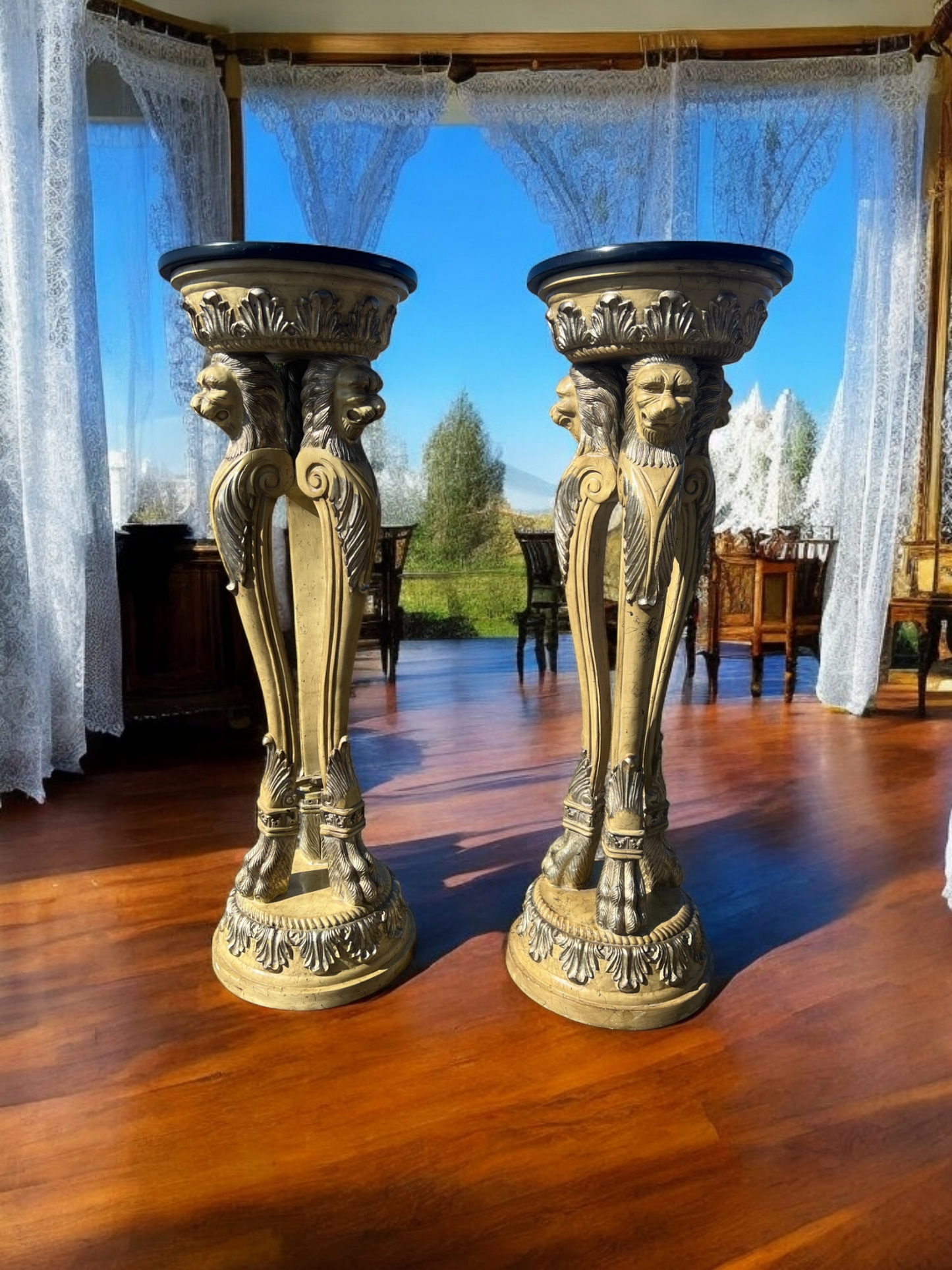 🦁✨🦁Pair of Lion-Themed Resin Pedestals🦁✨🦁