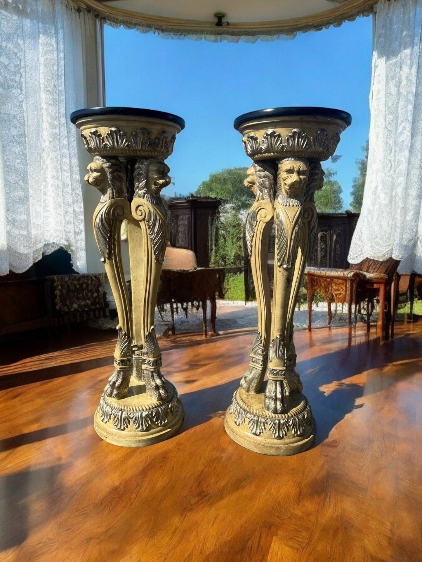 🦁✨🦁Pair of Lion-Themed Resin Pedestals🦁✨🦁