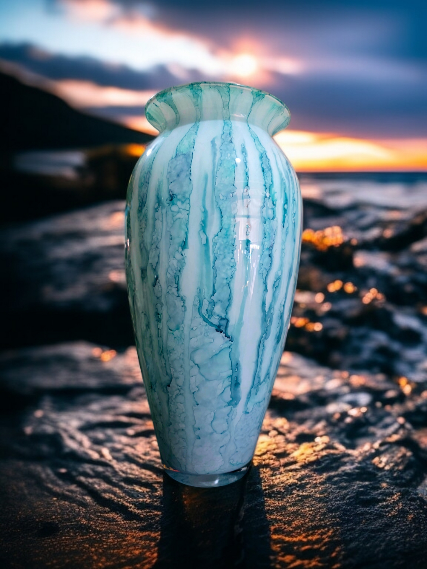 🌊 Jarrón de Cristal Soplado - destresa arteanal en Rosarito Antiques 🌊