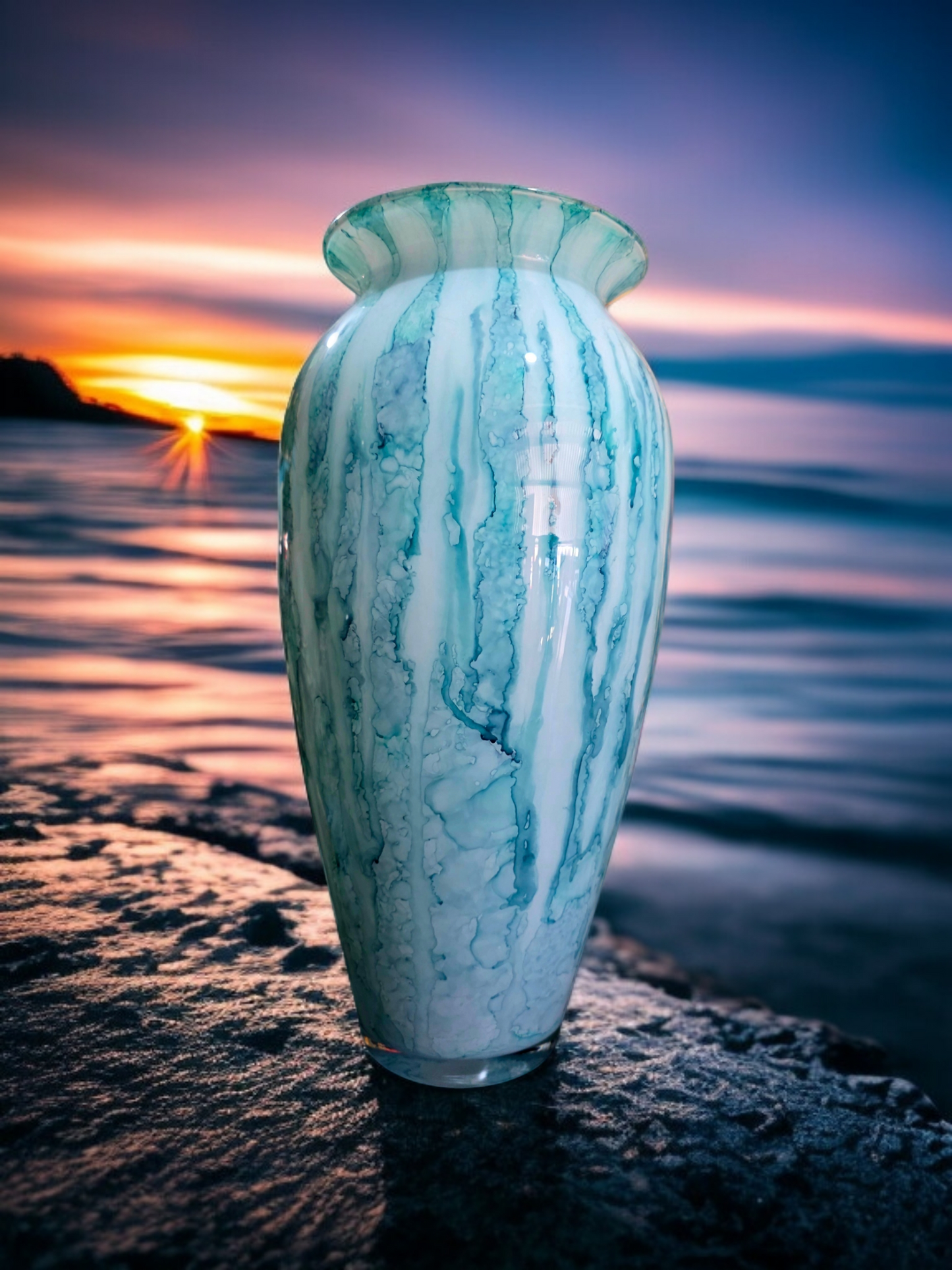 🌊 Jarrón de Cristal Soplado - destresa arteanal en Rosarito Antiques 🌊