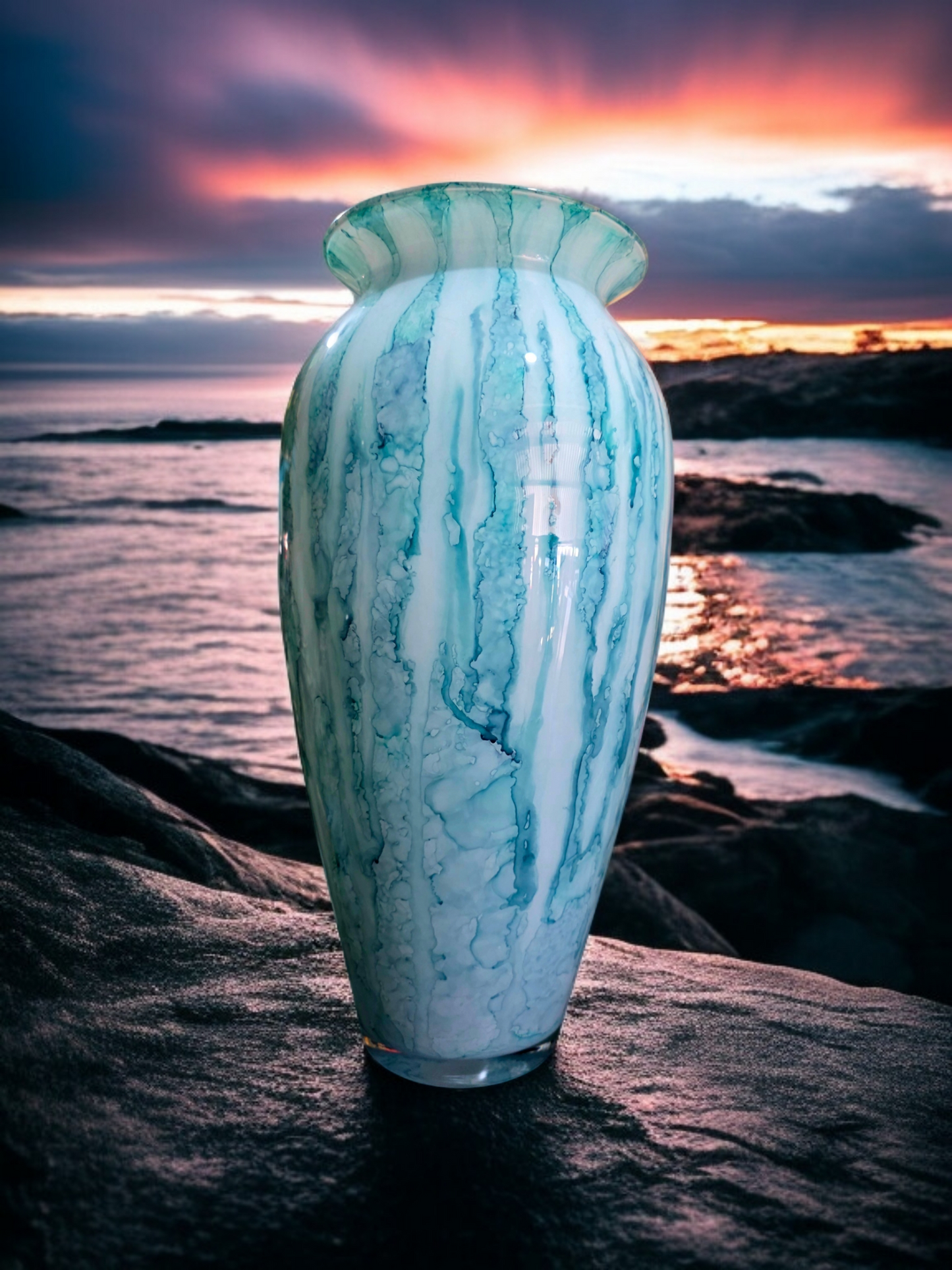 🌊 Jarrón de Cristal Soplado - destresa arteanal en Rosarito Antiques 🌊