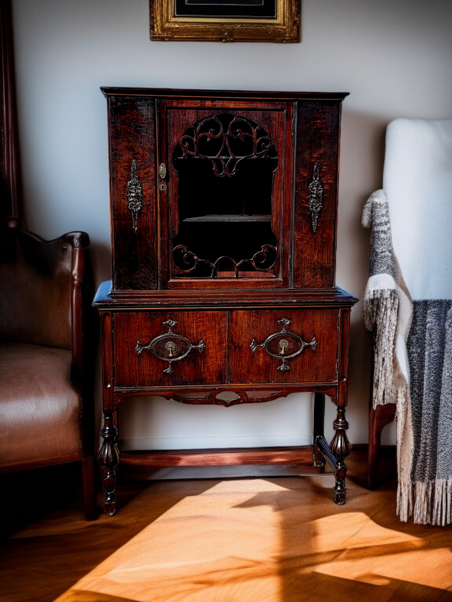 📜🏛️ 📜Vitrina Antigua de Madera De Caoba – Elegancia Centenaria📜🏛️ 📜