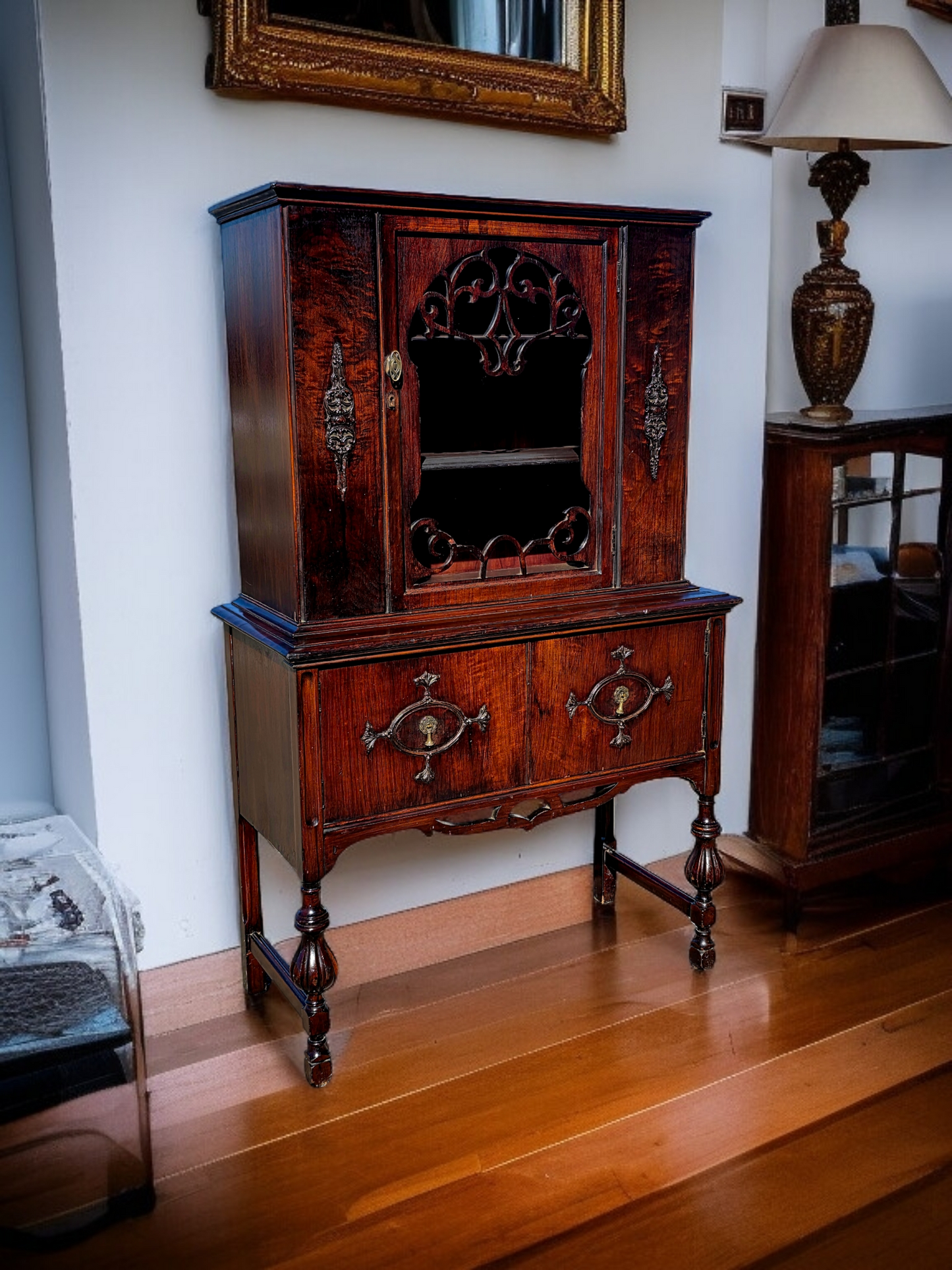 📜🏛️ 📜Vitrina Antigua de Madera De Caoba – Elegancia Centenaria📜🏛️ 📜