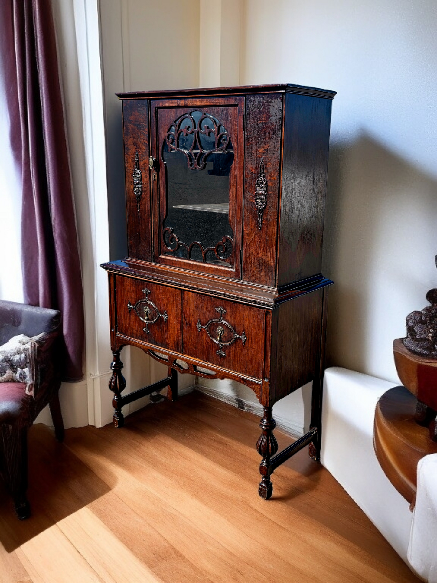 📜🏛️ 📜Vitrina Antigua de Madera De Caoba – Elegancia Centenaria📜🏛️ 📜