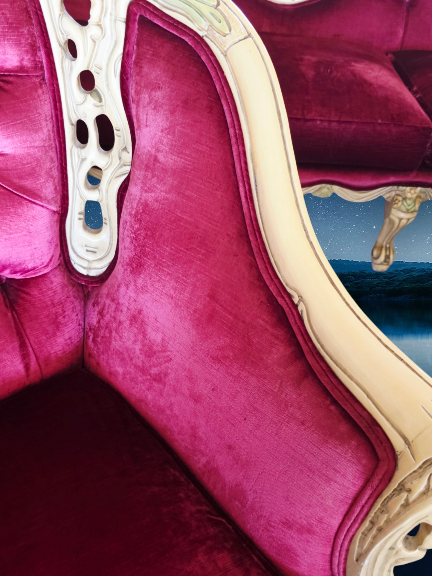 🎩 ✨ Sala de Epoca en Terciopelo Vino y Madera Tallada Color Marfil ✨🏛️