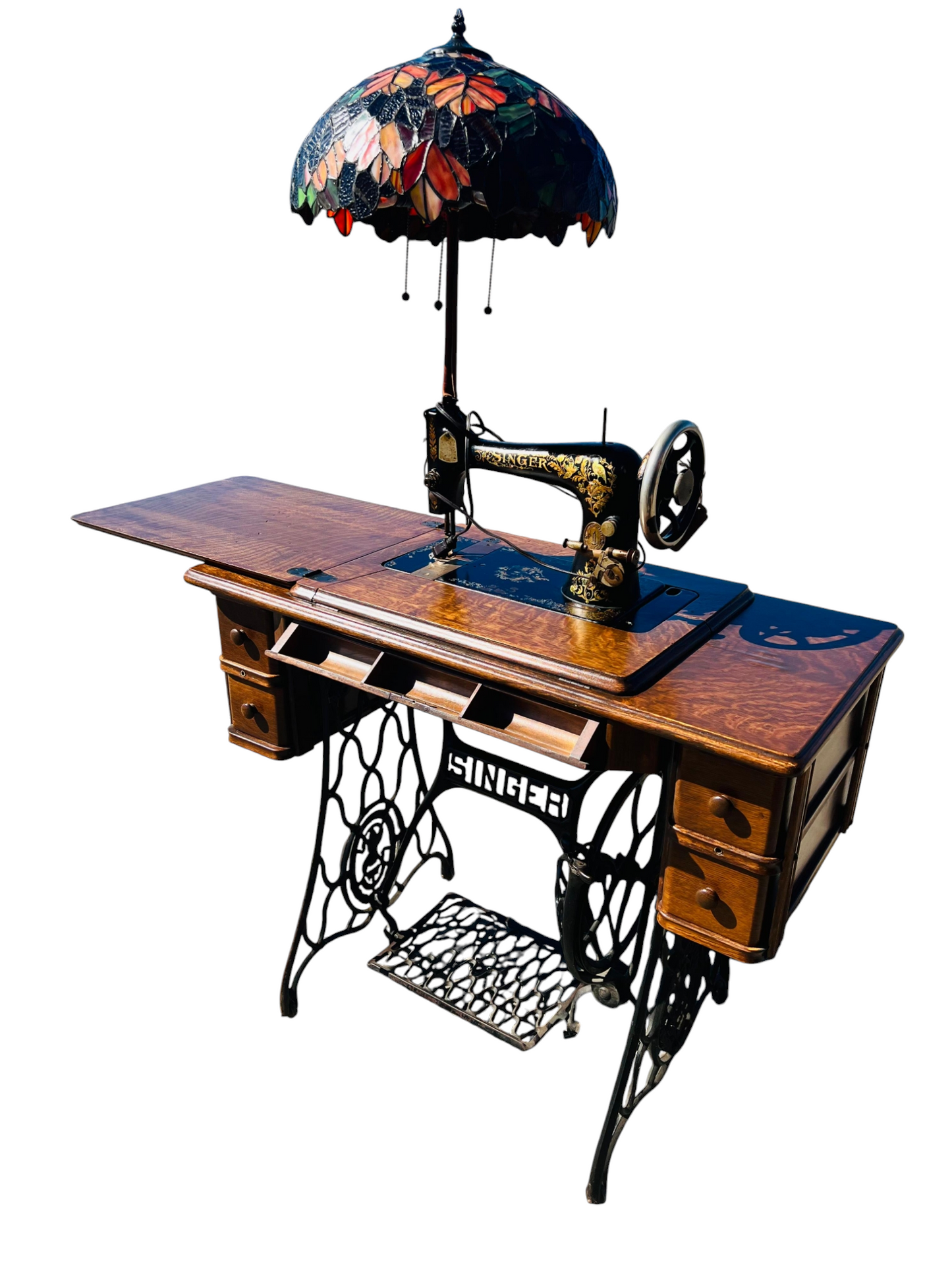 🕰️ Singer del siglo XIX convertida en lampara decorativa con vitrales en tonos otoñales🔱