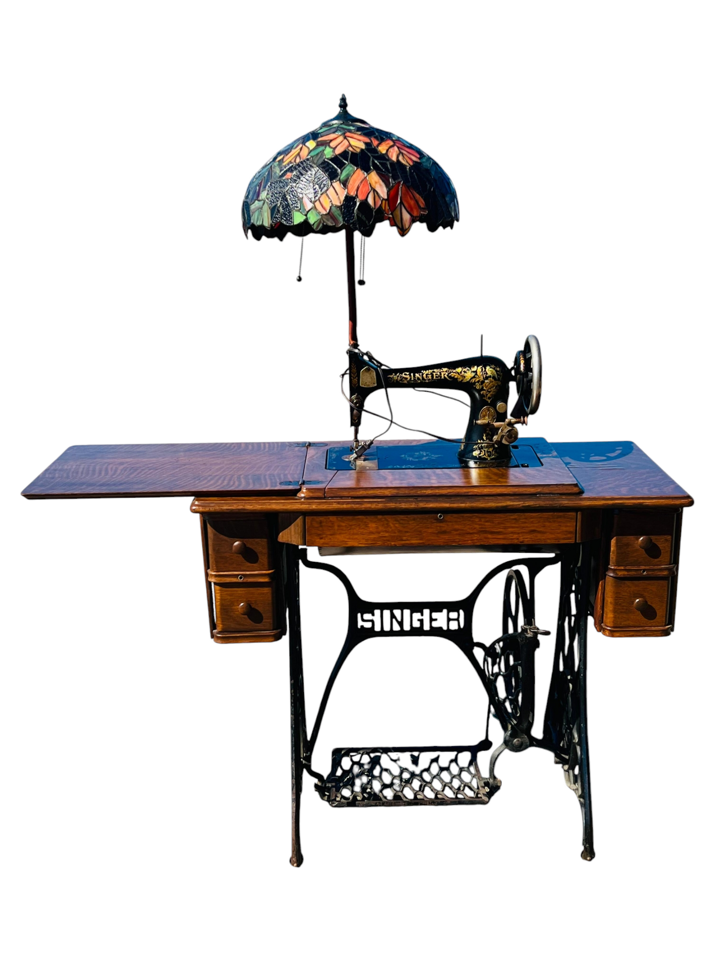 🕰️ Singer del siglo XIX convertida en lampara decorativa con vitrales en tonos otoñales🔱