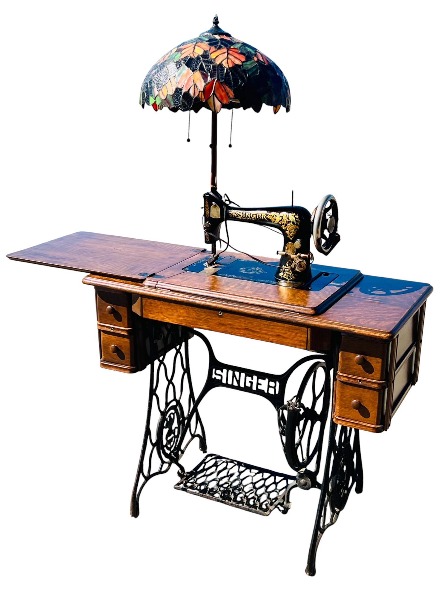 🕰️ Singer del siglo XIX convertida en lampara decorativa con vitrales en tonos otoñales🔱