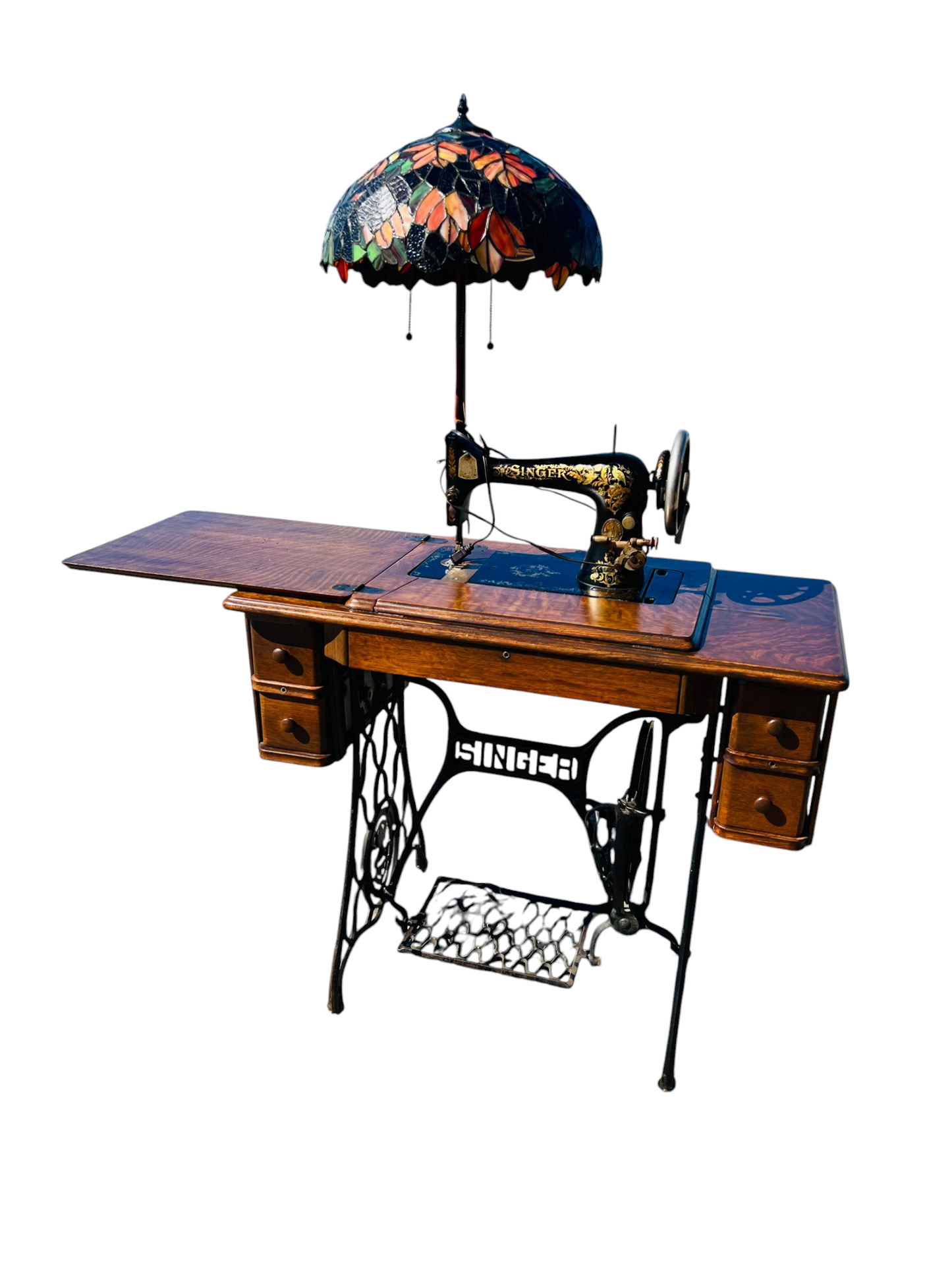 🕰️ Singer del siglo XIX convertida en lampara decorativa con vitrales en tonos otoñales🔱