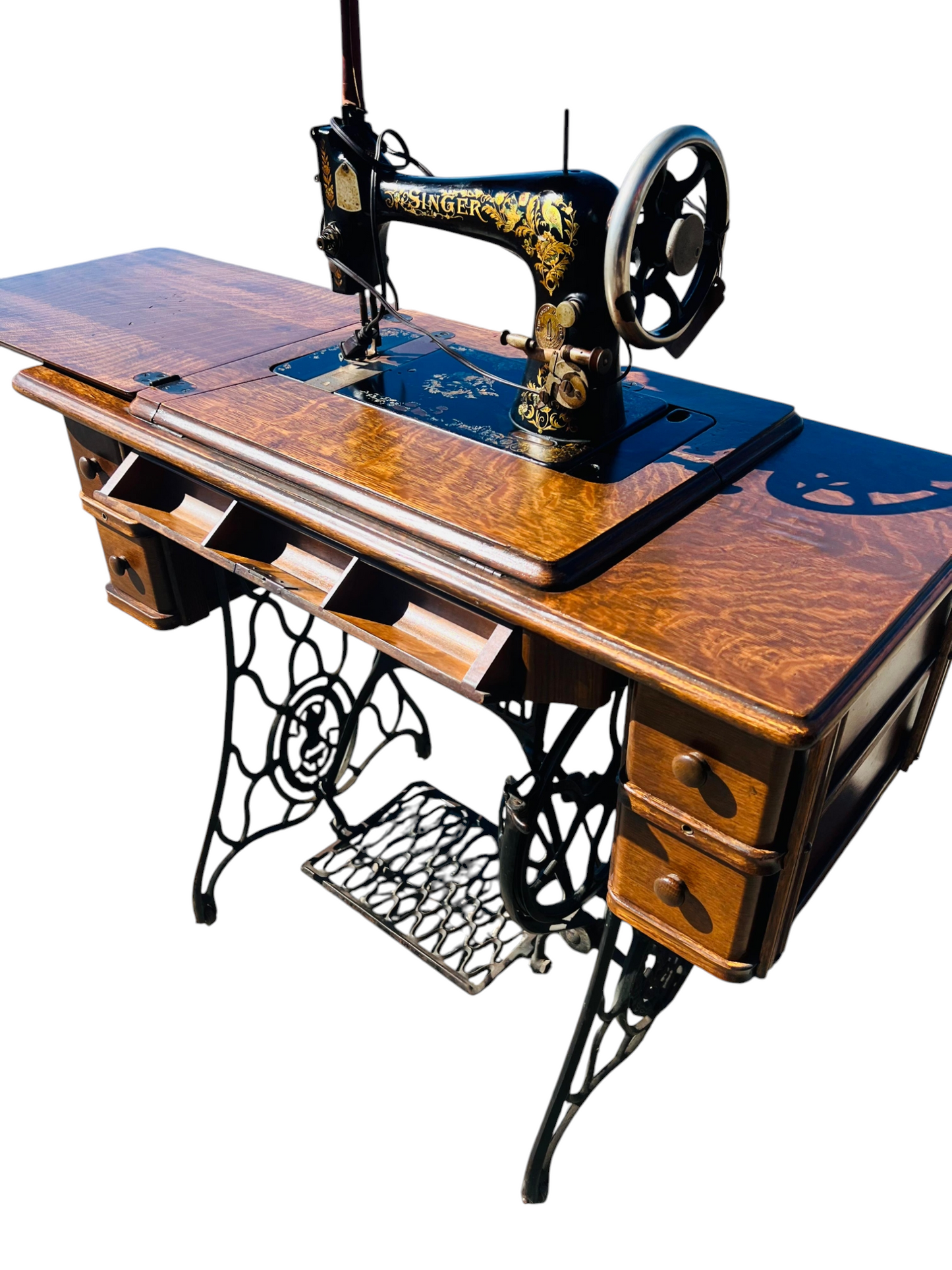 🕰️ Singer del siglo XIX convertida en lampara decorativa con vitrales en tonos otoñales🔱