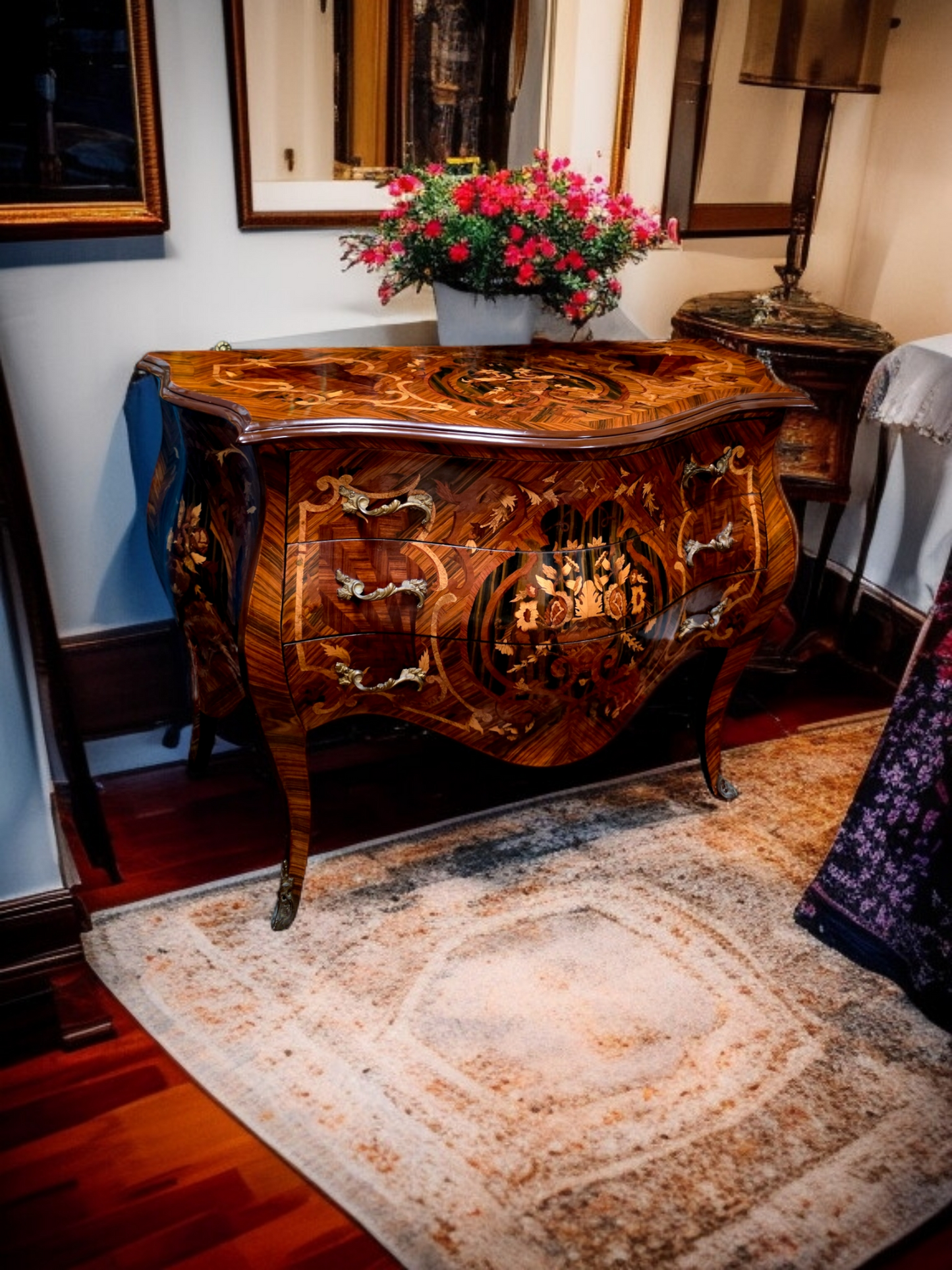 ⚜️Bombé francés con marquetería e incrustaciones en bronce dorado 🇫🇷