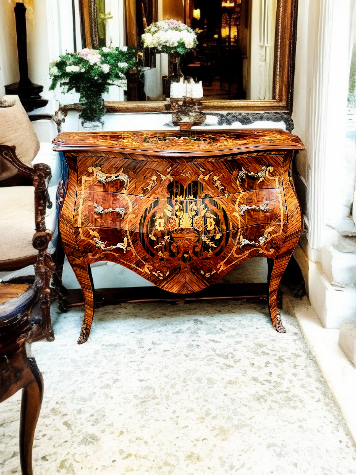 ⚜️Bombé francés con marquetería e incrustaciones en bronce dorado 🇫🇷