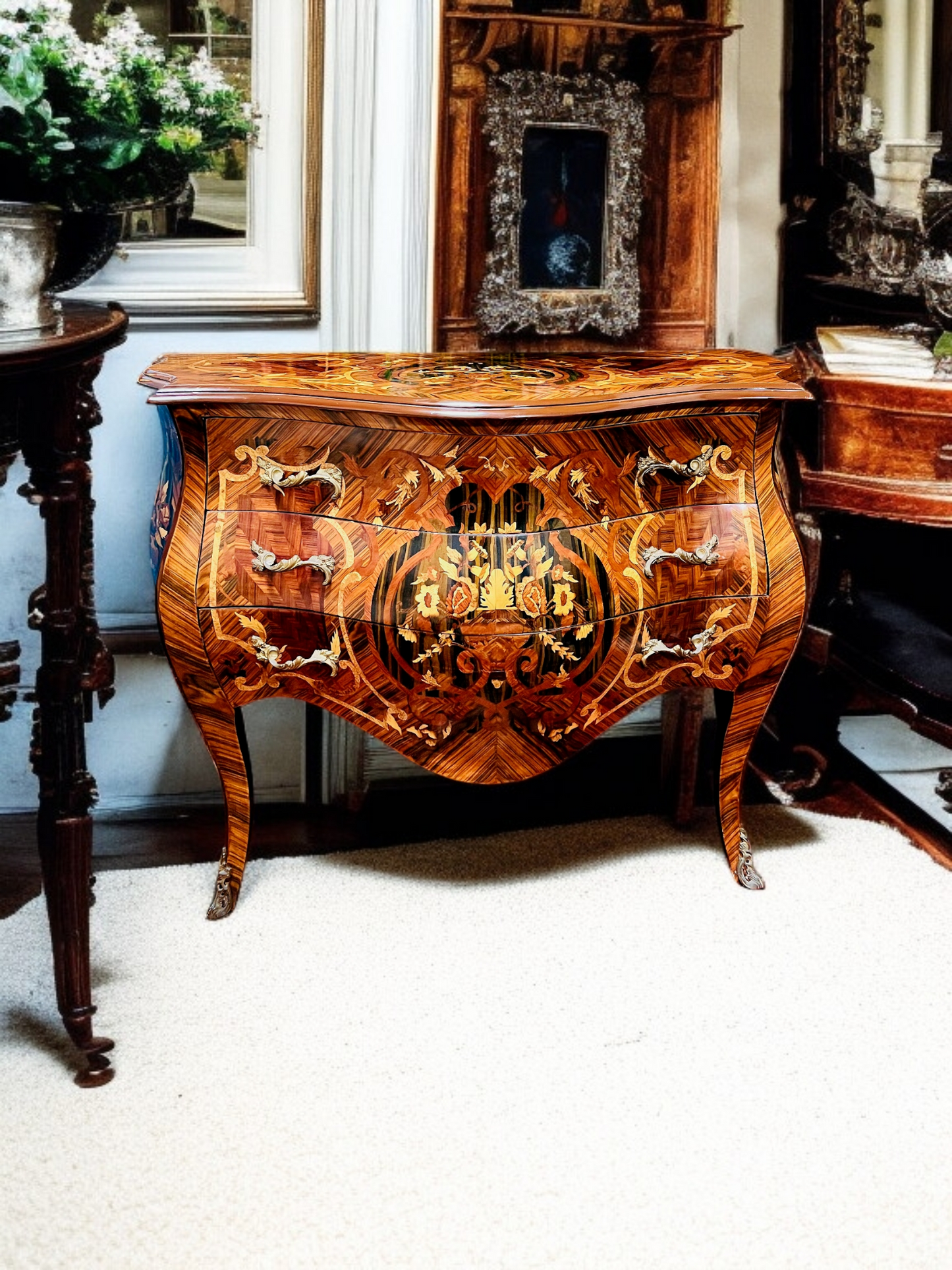 ⚜️Bombé francés con marquetería e incrustaciones en bronce dorado 🇫🇷