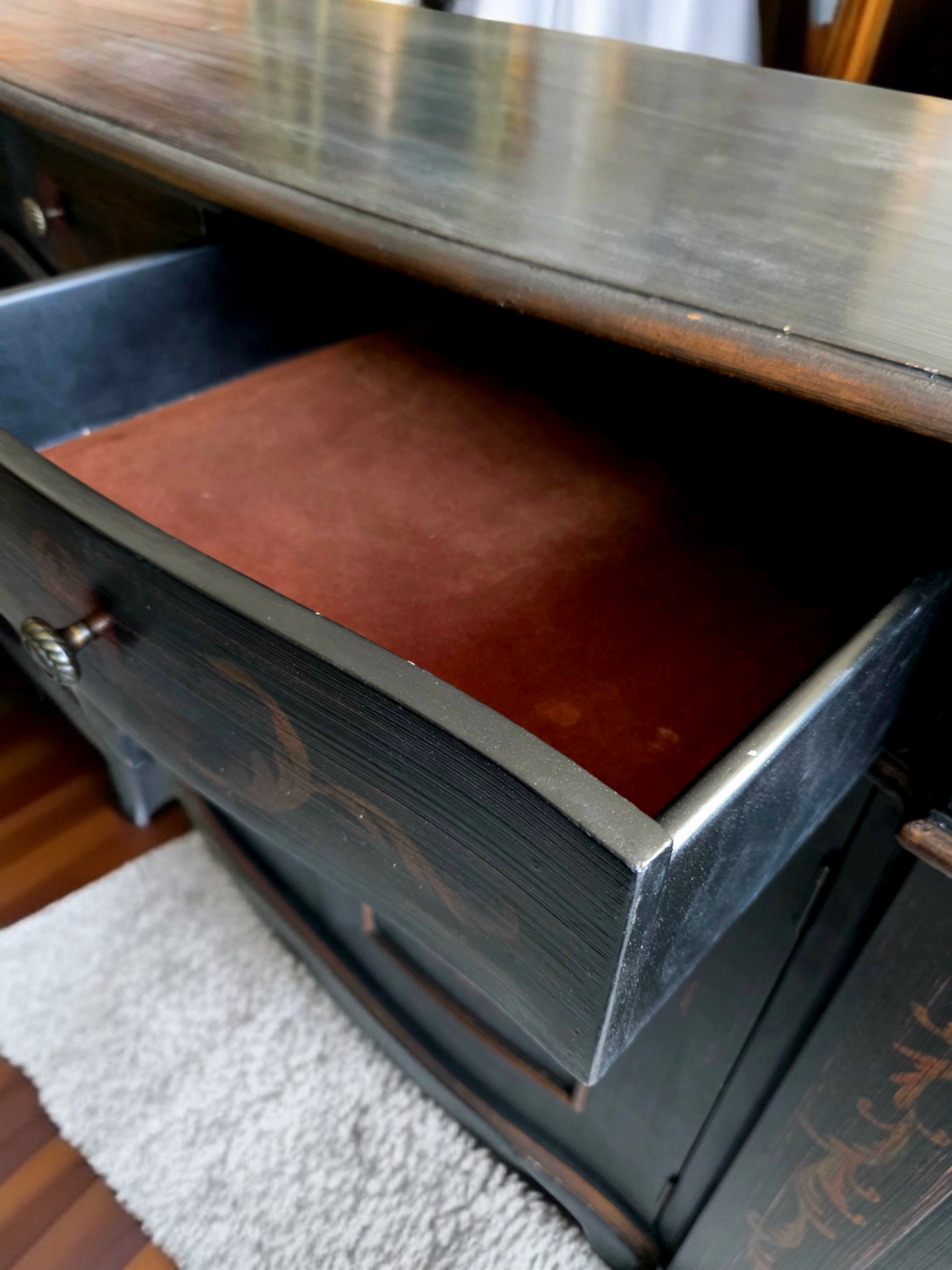 🌿Bufetero Clásico con Ave Fénix – Obra Maestra de Ultimate Accents🌿